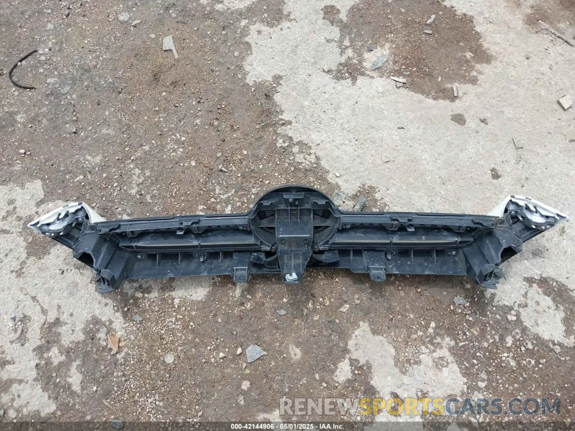 12 fotografías del automóvil dañado JTENU5JR2P6126481 TOYOTA 4RUNNER 2023
