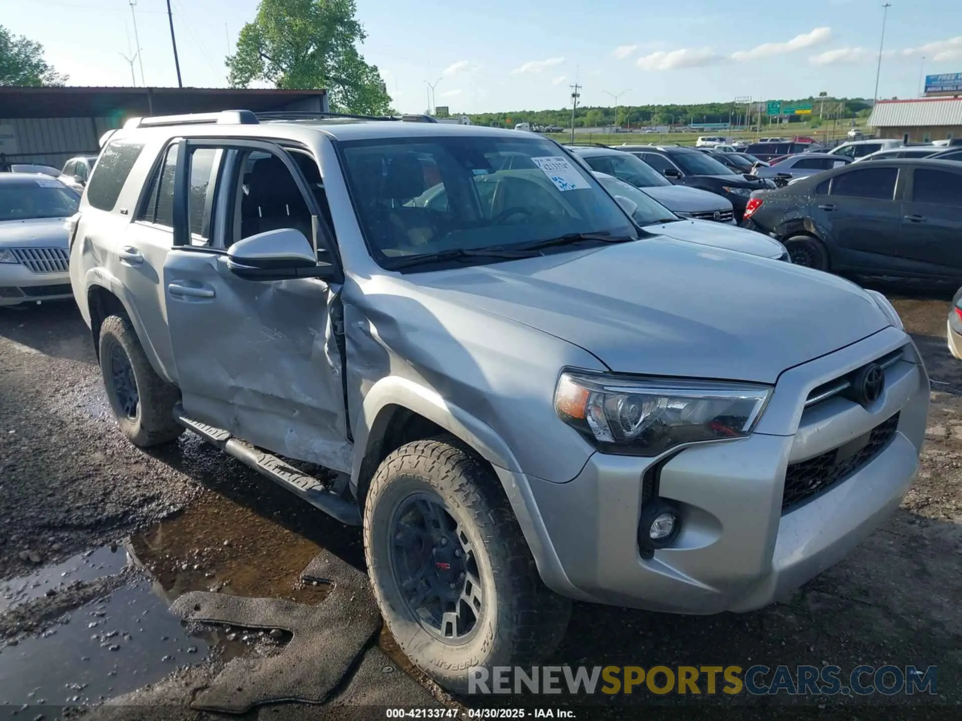 13 fotografías del automóvil dañado JTENU5JR3P6109169 TOYOTA 4RUNNER 2023