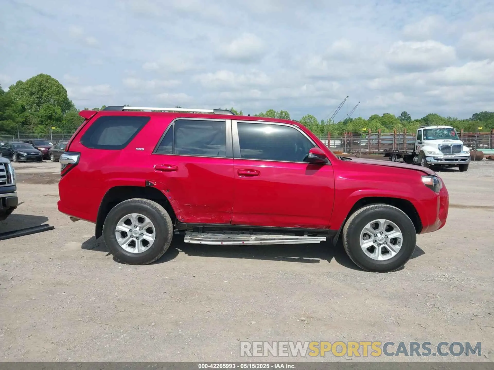 13 fotografías del automóvil dañado JTENU5JR3P6122312 TOYOTA 4RUNNER 2023