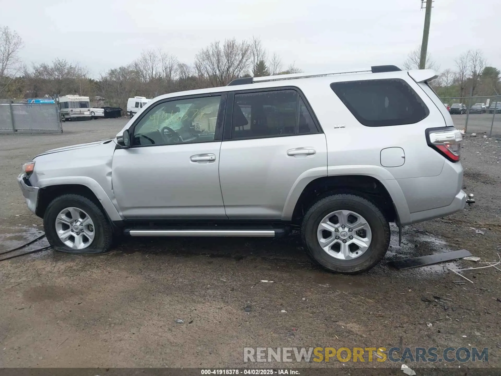 14 fotografías del automóvil dañado JTENU5JR4P6112159 TOYOTA 4RUNNER 2023