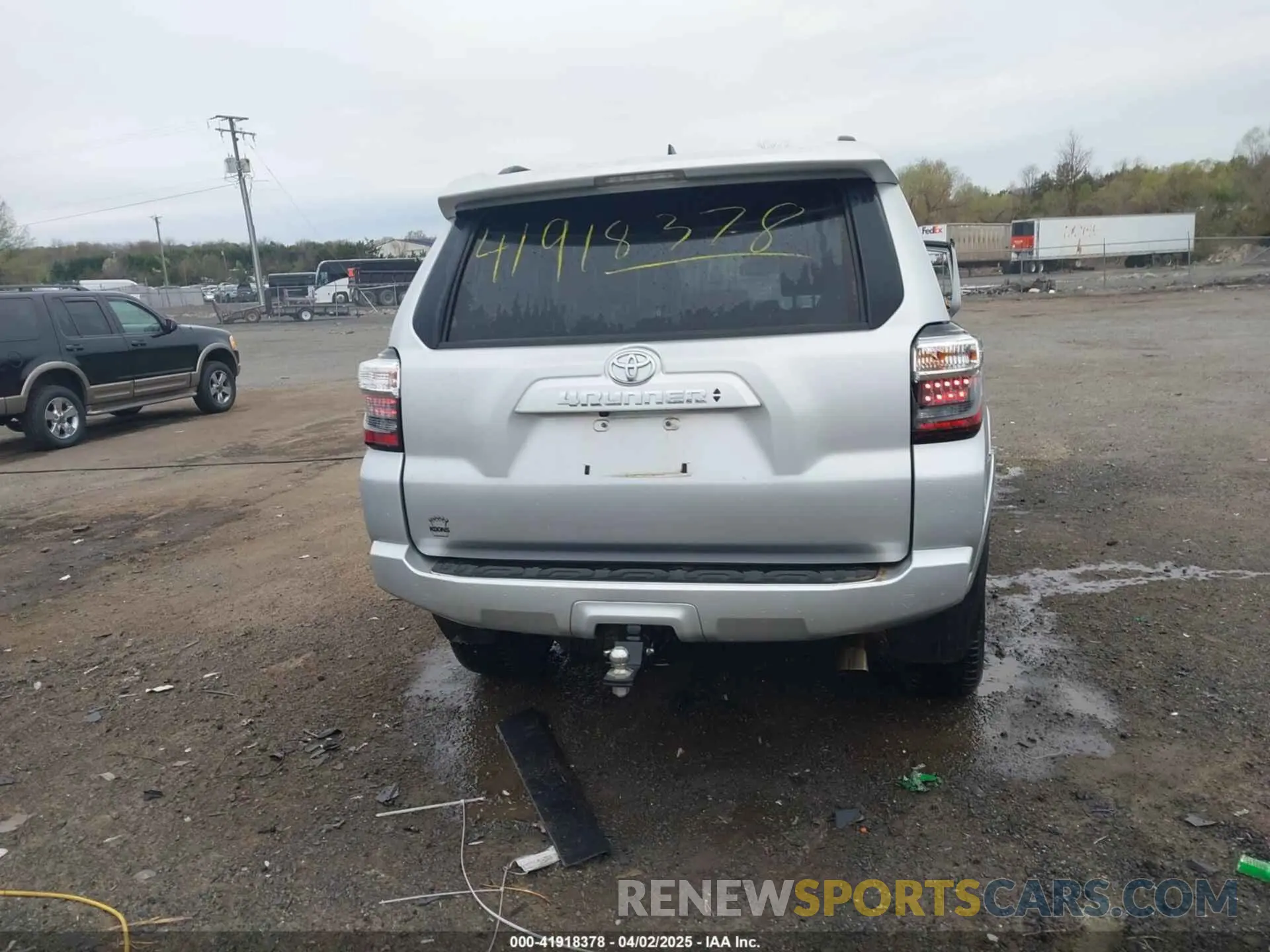 16 fotografías del automóvil dañado JTENU5JR4P6112159 TOYOTA 4RUNNER 2023