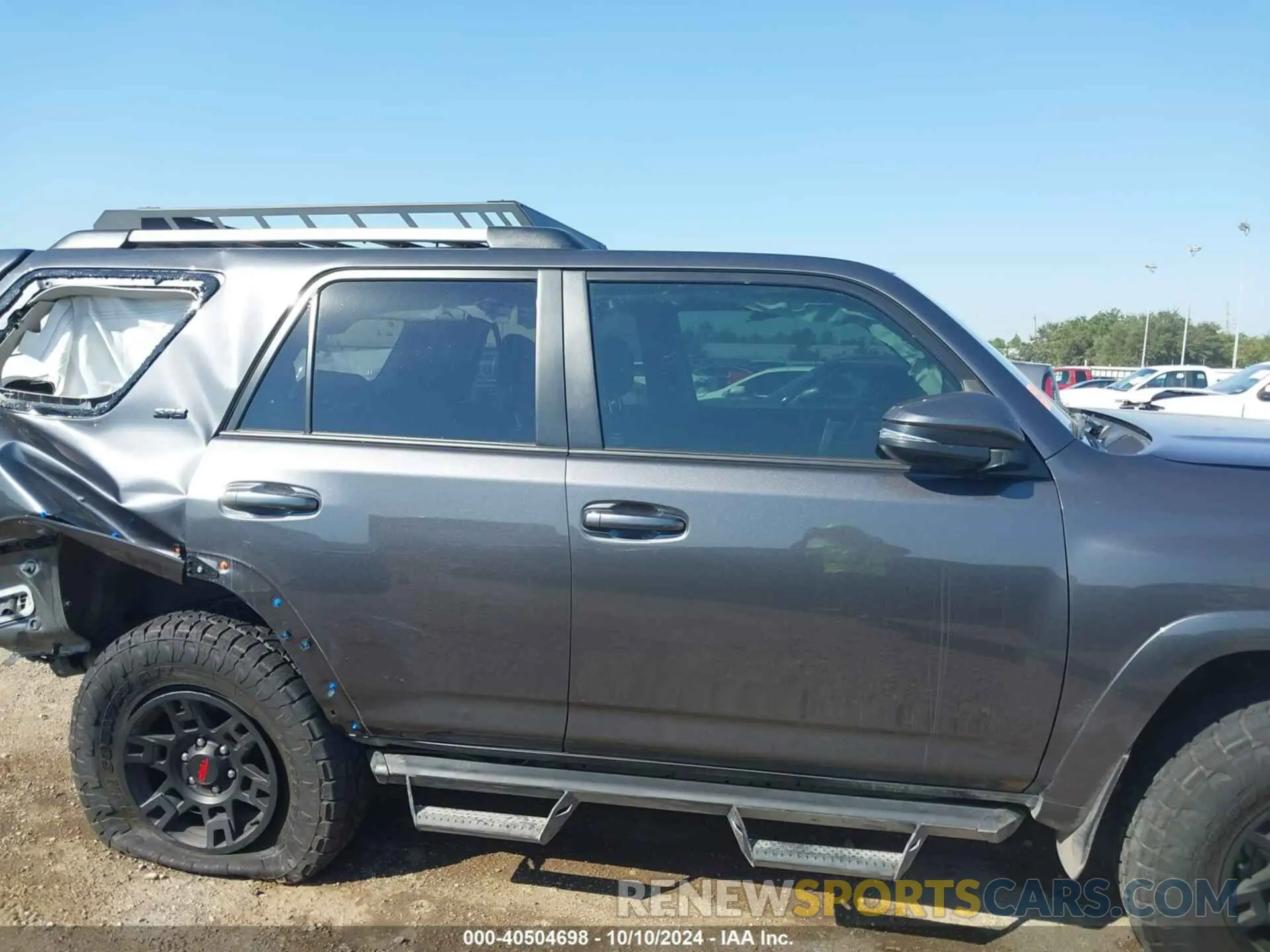 13 fotografías del automóvil dañado JTENU5JR5P6126572 TOYOTA 4RUNNER 2023