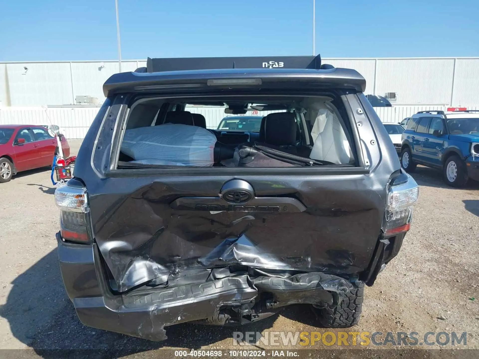 16 fotografías del automóvil dañado JTENU5JR5P6126572 TOYOTA 4RUNNER 2023