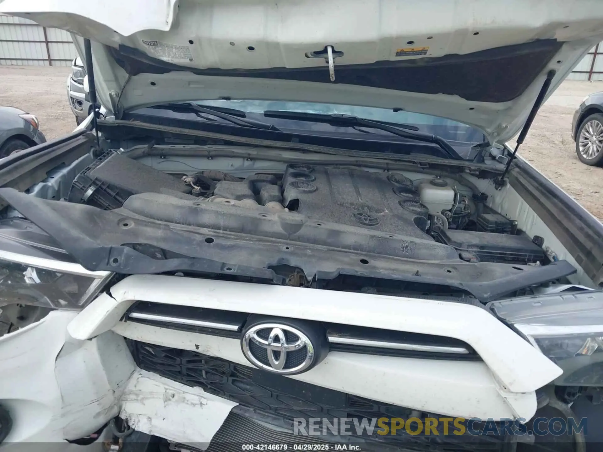 10 fotografías del automóvil dañado JTENU5JR9P6195572 TOYOTA 4RUNNER 2023