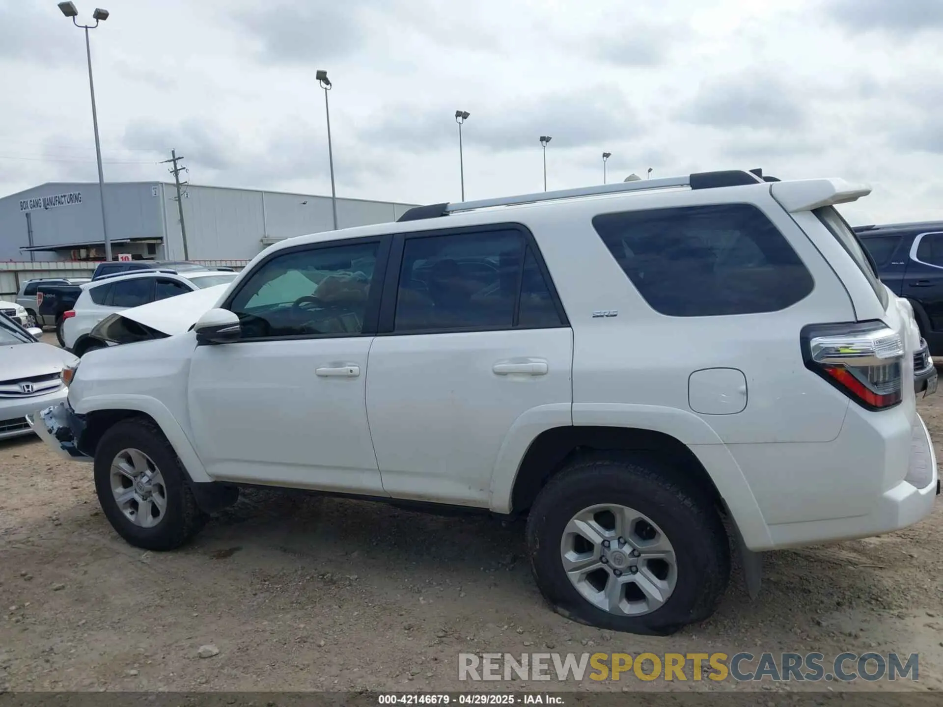 14 fotografías del automóvil dañado JTENU5JR9P6195572 TOYOTA 4RUNNER 2023