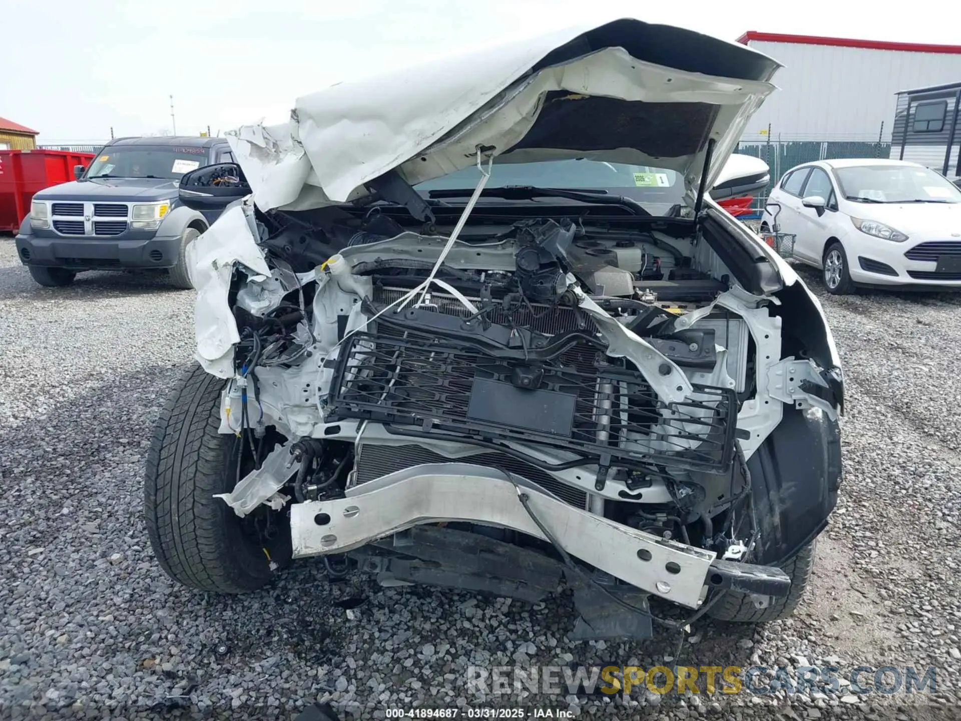 13 fotografías del automóvil dañado JTENU5JRXP6127409 TOYOTA 4RUNNER 2023