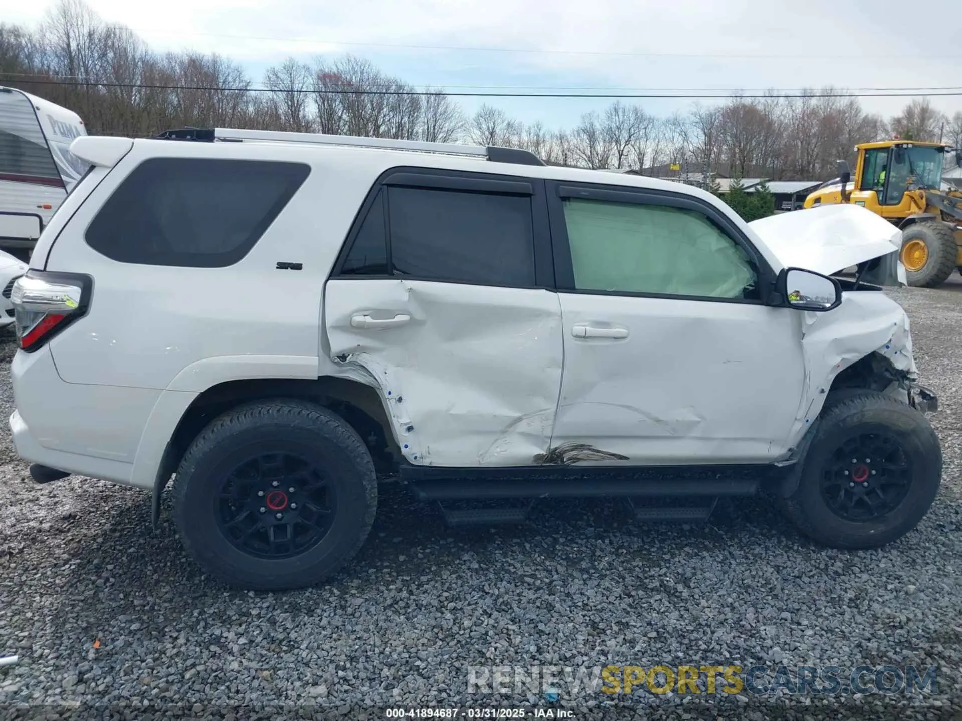 14 fotografías del automóvil dañado JTENU5JRXP6127409 TOYOTA 4RUNNER 2023