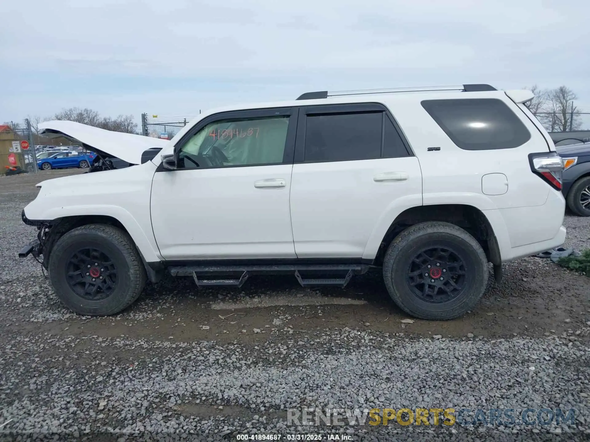 15 fotografías del automóvil dañado JTENU5JRXP6127409 TOYOTA 4RUNNER 2023