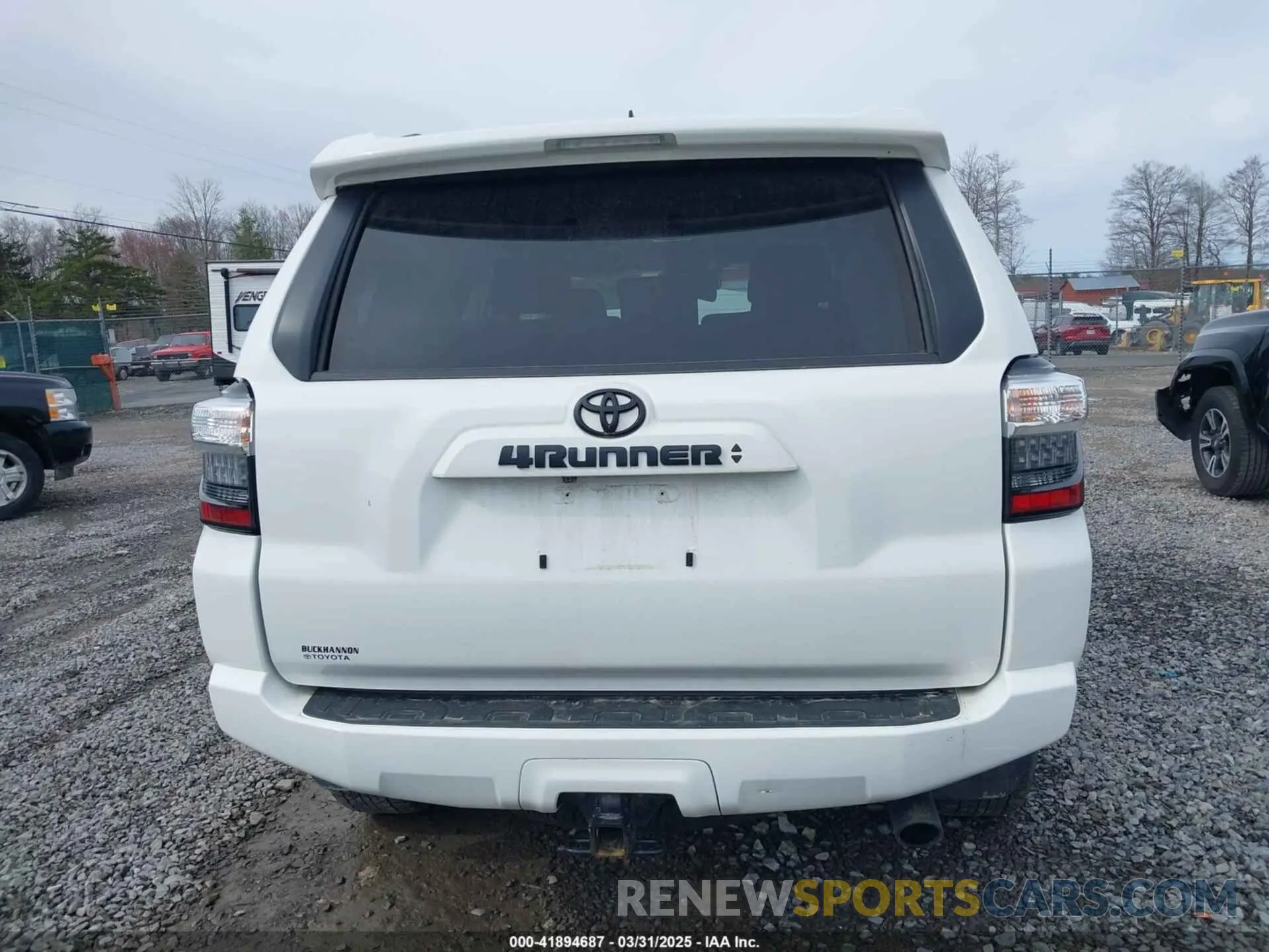 17 fotografías del automóvil dañado JTENU5JRXP6127409 TOYOTA 4RUNNER 2023