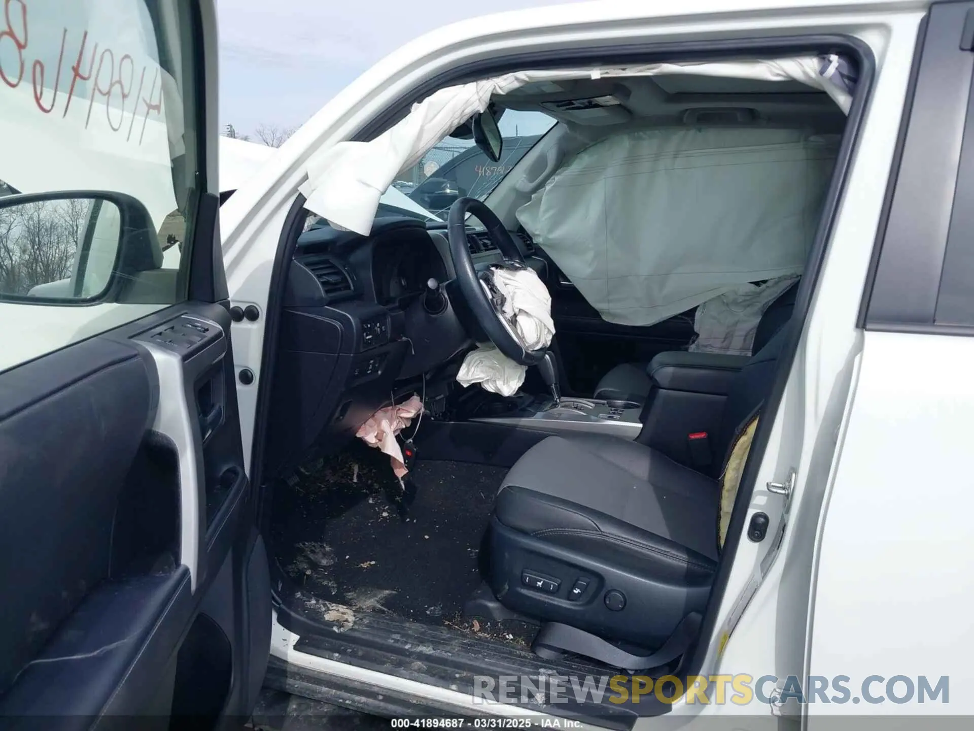 5 fotografías del automóvil dañado JTENU5JRXP6127409 TOYOTA 4RUNNER 2023