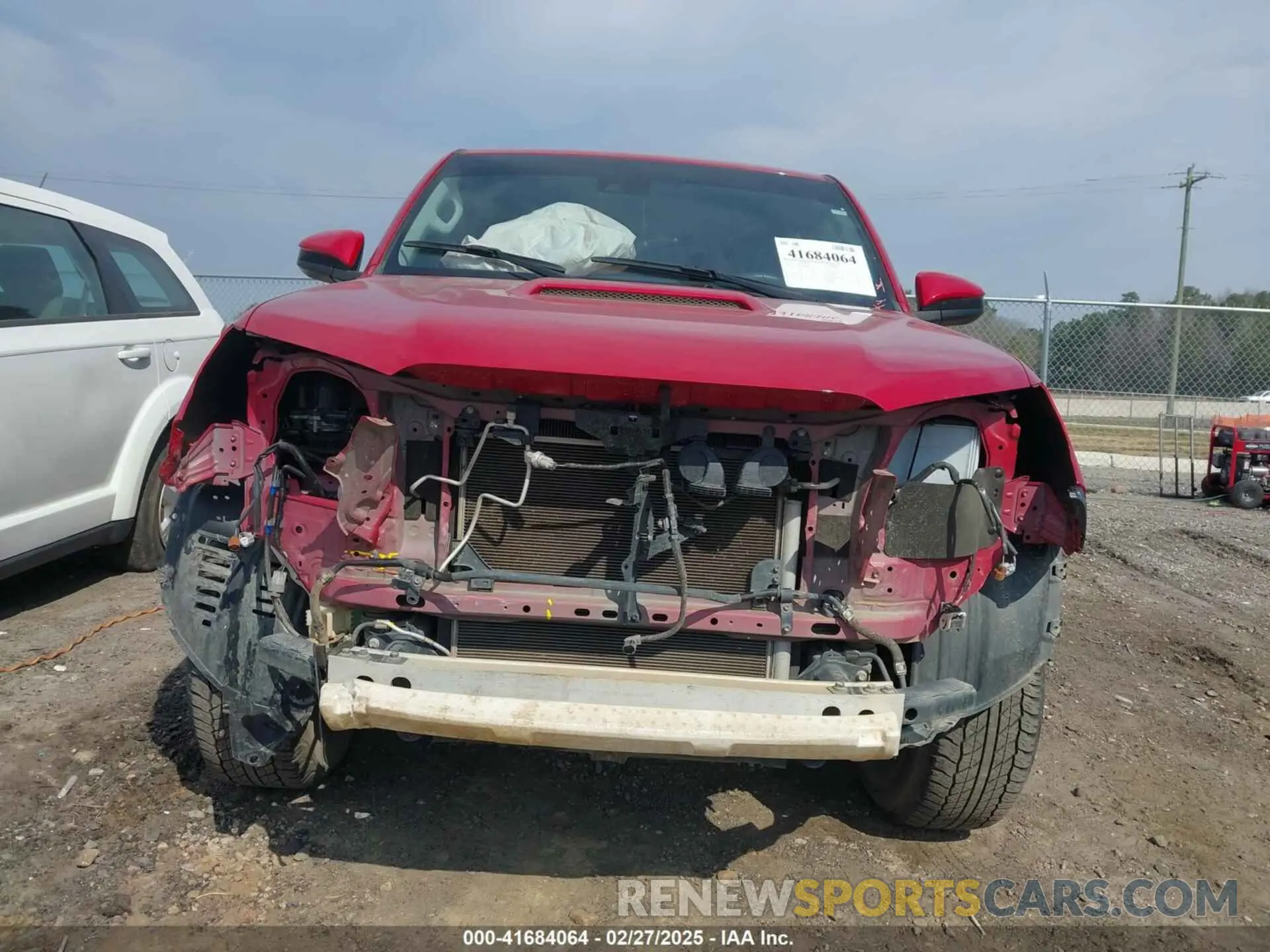 13 fotografías del automóvil dañado JTEPU5JR1P6134466 TOYOTA 4RUNNER 2023