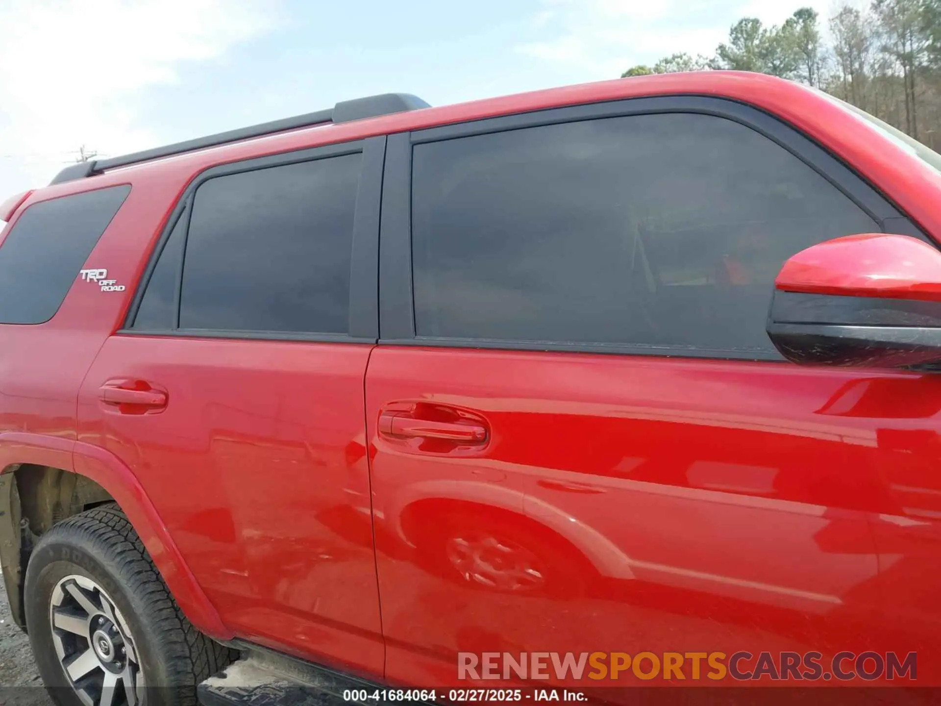 14 fotografías del automóvil dañado JTEPU5JR1P6134466 TOYOTA 4RUNNER 2023