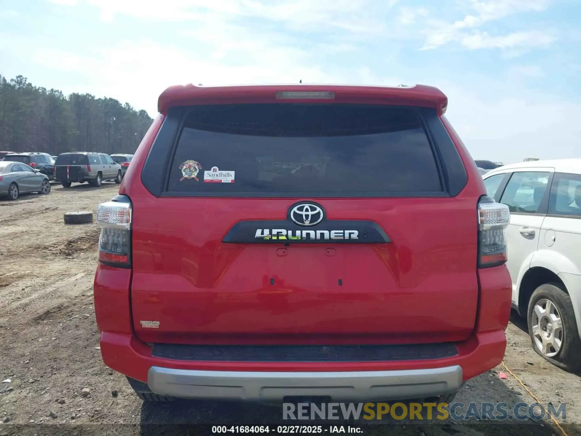 17 fotografías del automóvil dañado JTEPU5JR1P6134466 TOYOTA 4RUNNER 2023