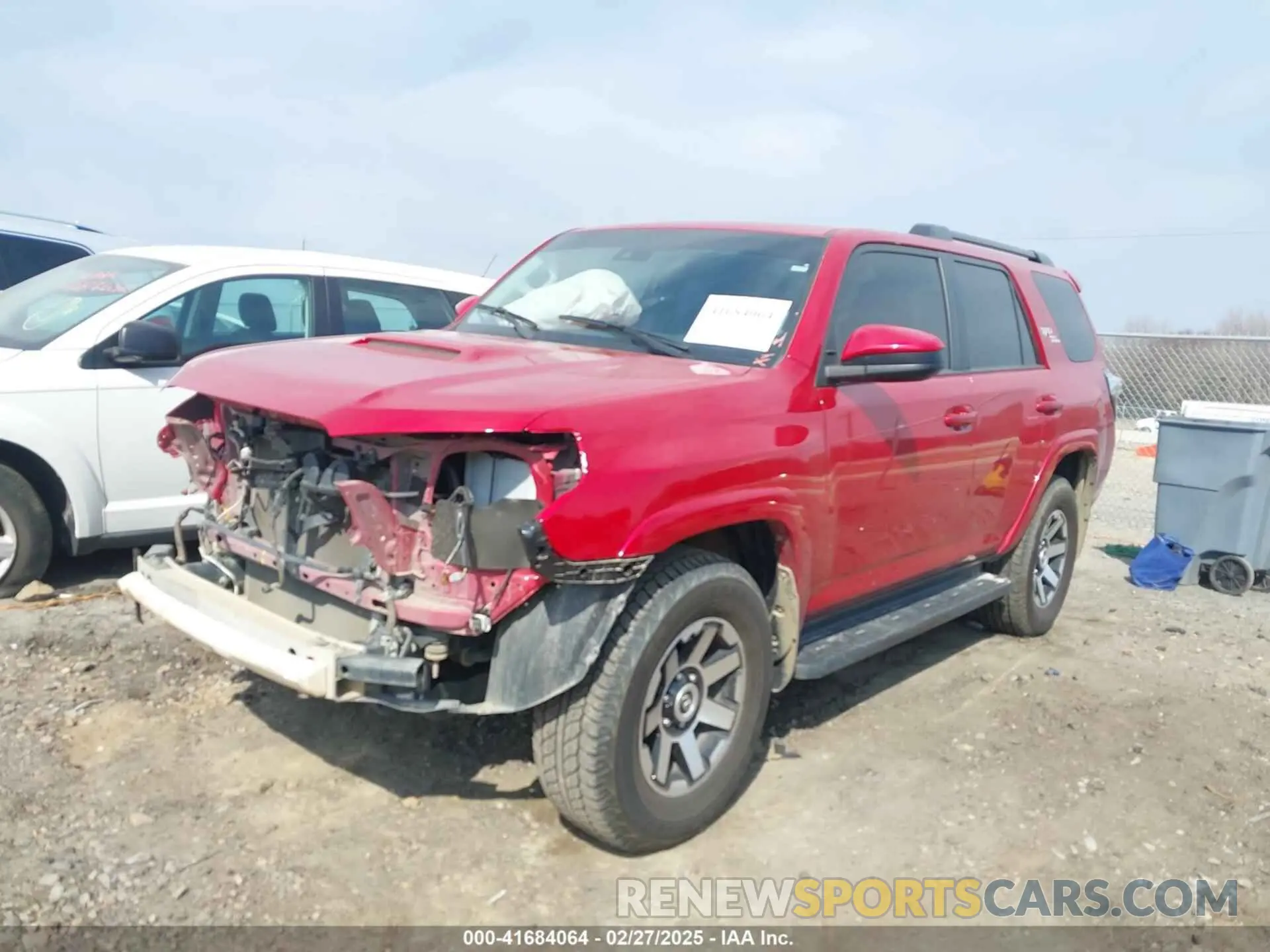 2 fotografías del automóvil dañado JTEPU5JR1P6134466 TOYOTA 4RUNNER 2023