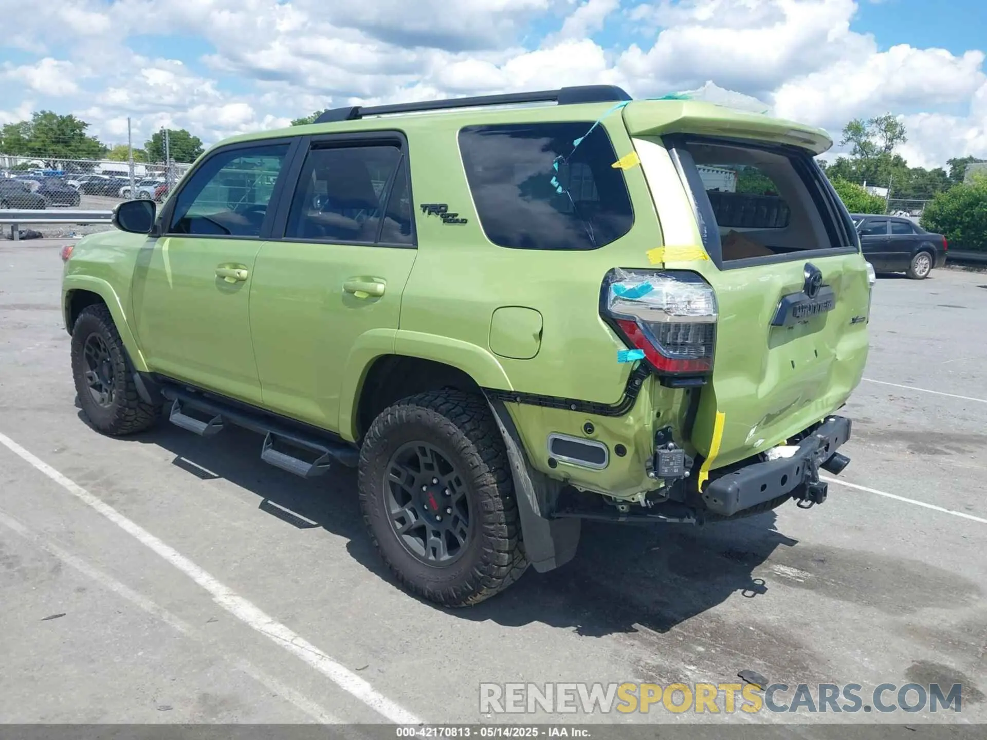 3 fotografías del automóvil dañado JTERU5JR0P6096303 TOYOTA 4RUNNER 2023