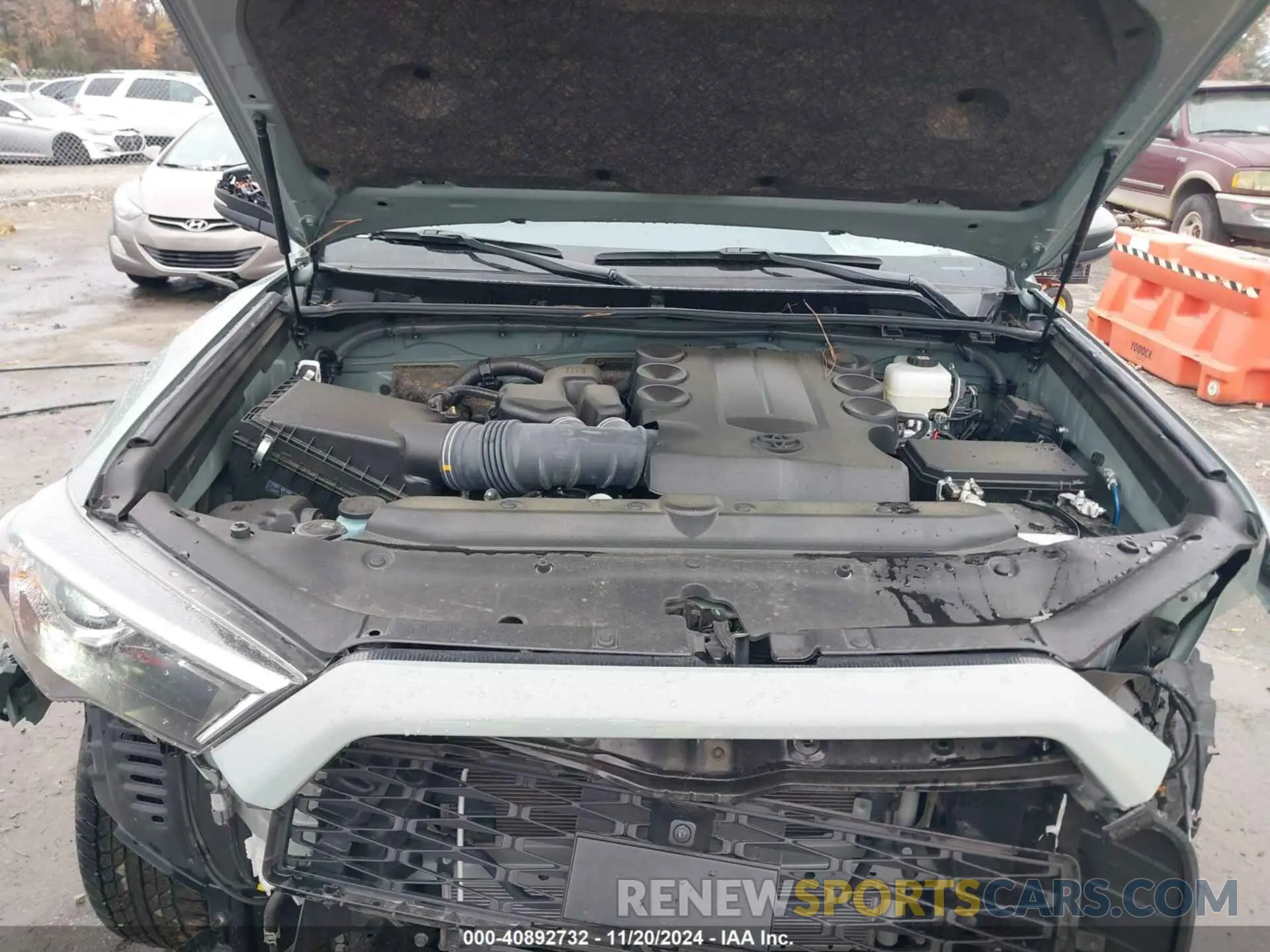 10 fotografías del automóvil dañado JTERU5JR0P6209571 TOYOTA 4RUNNER 2023