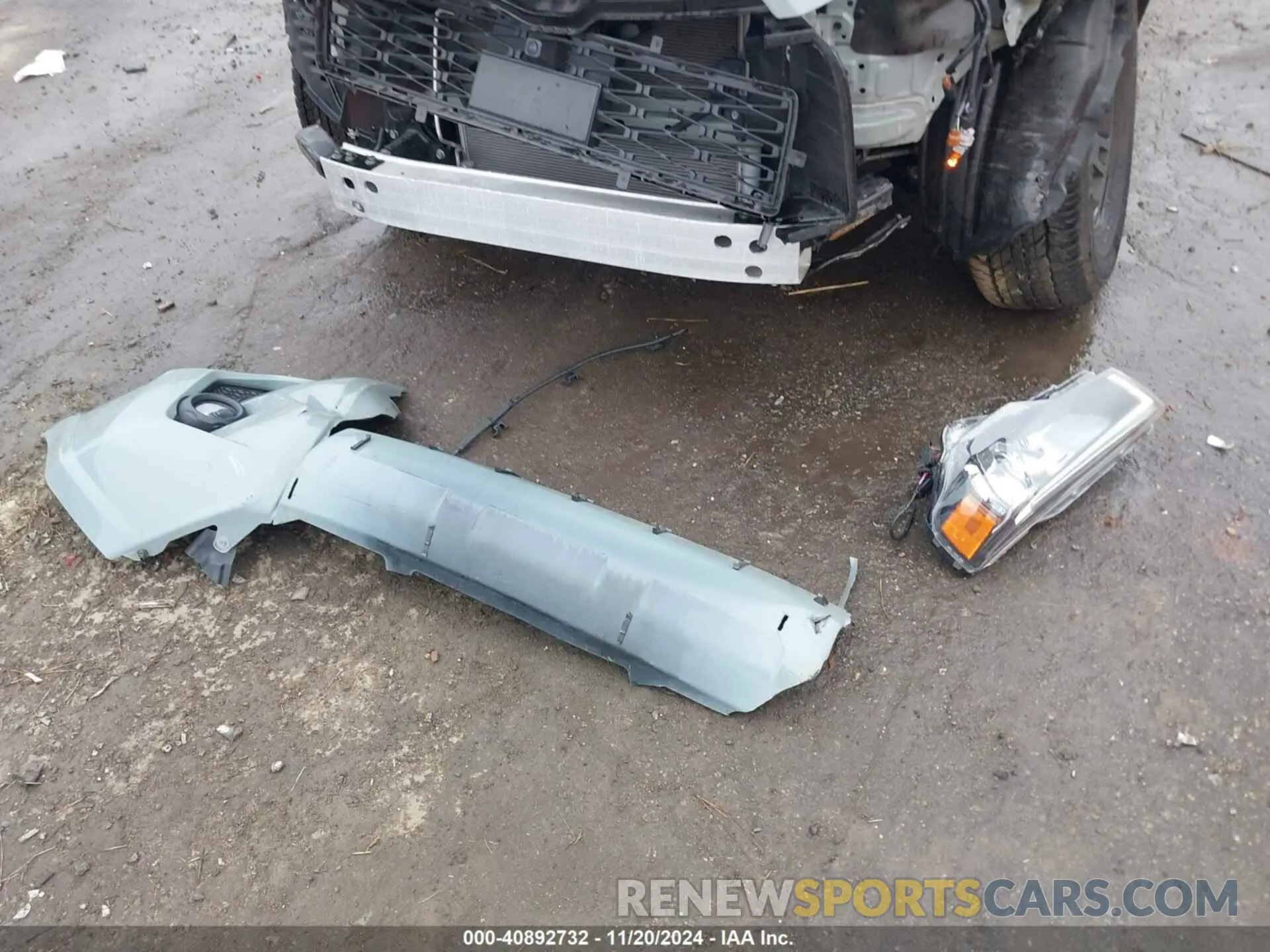 12 fotografías del automóvil dañado JTERU5JR0P6209571 TOYOTA 4RUNNER 2023