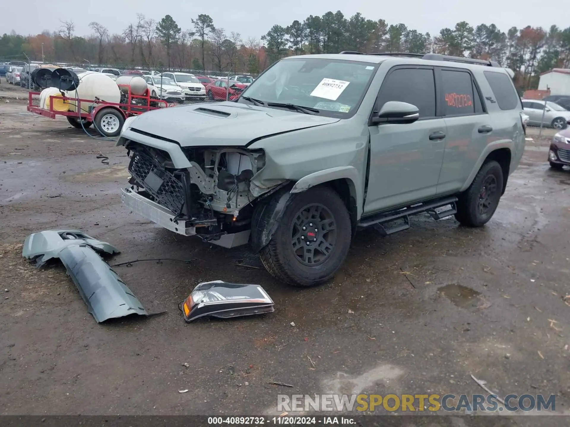 2 fotografías del automóvil dañado JTERU5JR0P6209571 TOYOTA 4RUNNER 2023