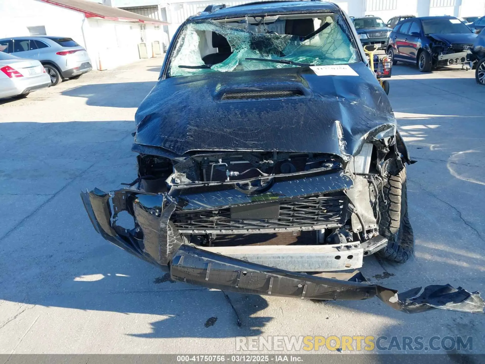 11 fotografías del automóvil dañado JTERU5JR1P6092244 TOYOTA 4RUNNER 2023