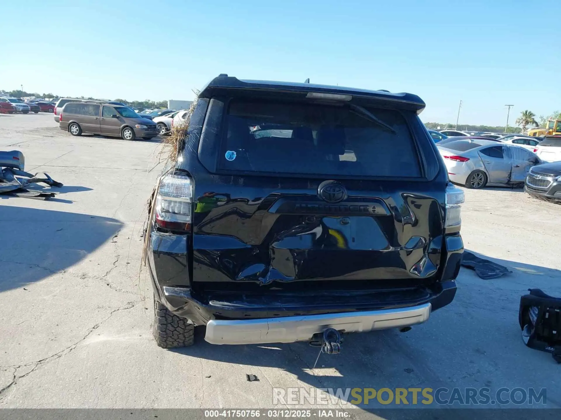 15 fotografías del automóvil dañado JTERU5JR1P6092244 TOYOTA 4RUNNER 2023