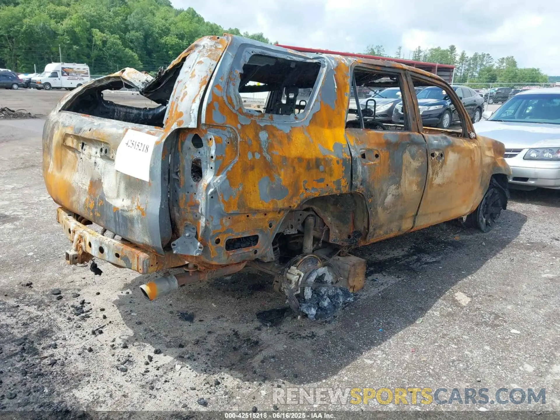 4 fotografías del automóvil dañado JTERU5JR1P6200734 TOYOTA 4RUNNER 2023