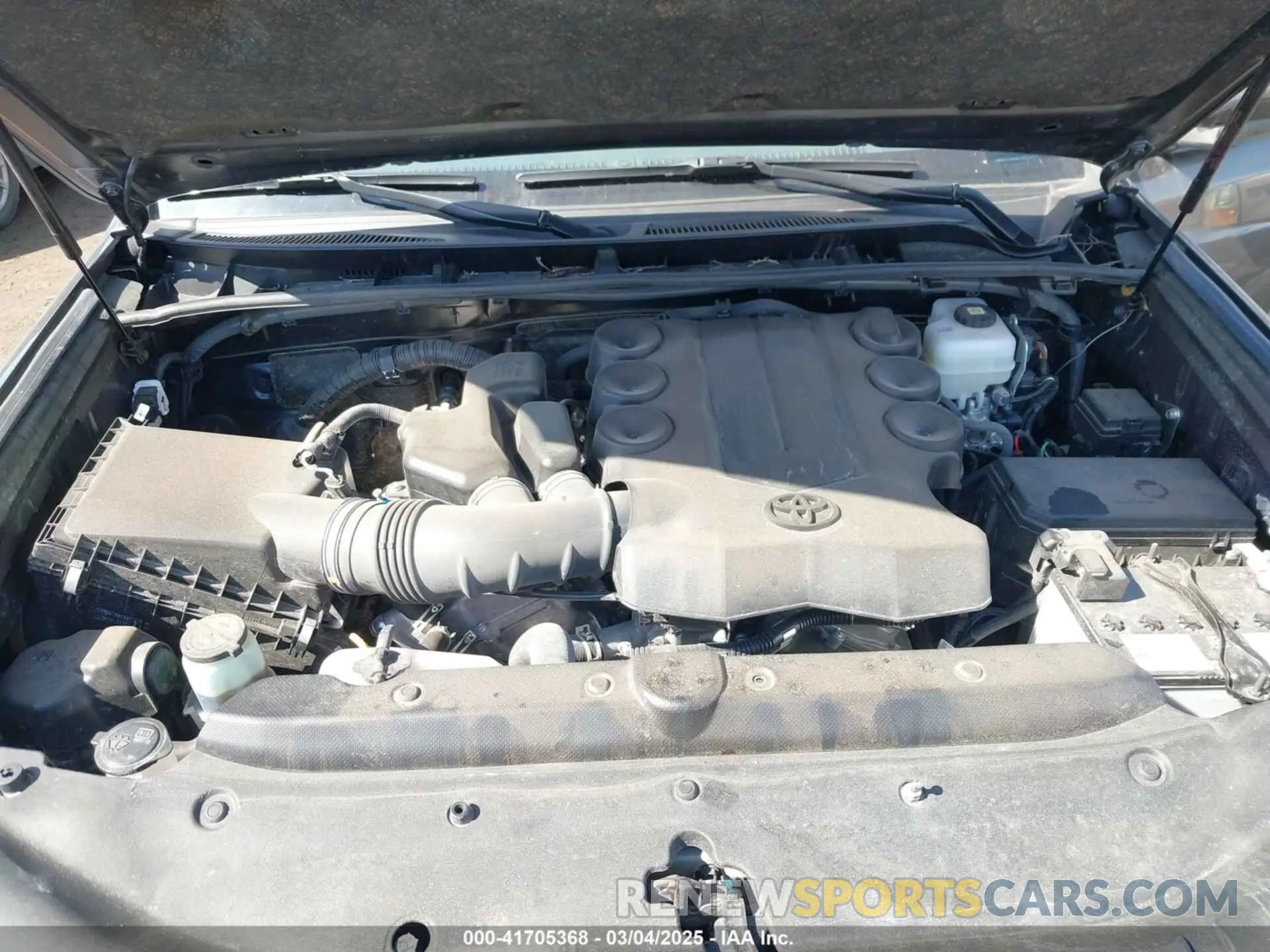 10 fotografías del automóvil dañado JTERU5JR2P6098568 TOYOTA 4RUNNER 2023
