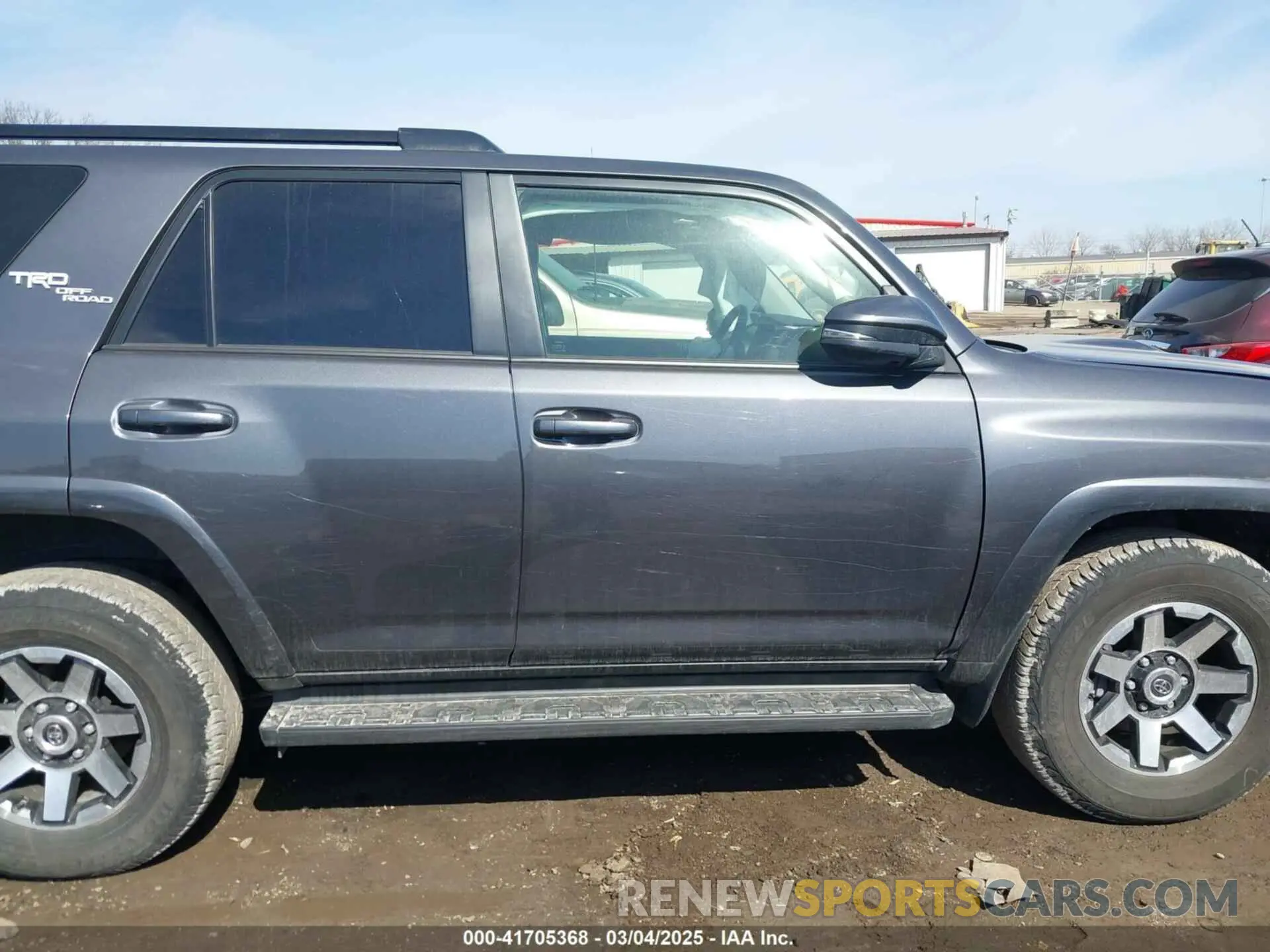 13 fotografías del automóvil dañado JTERU5JR2P6098568 TOYOTA 4RUNNER 2023