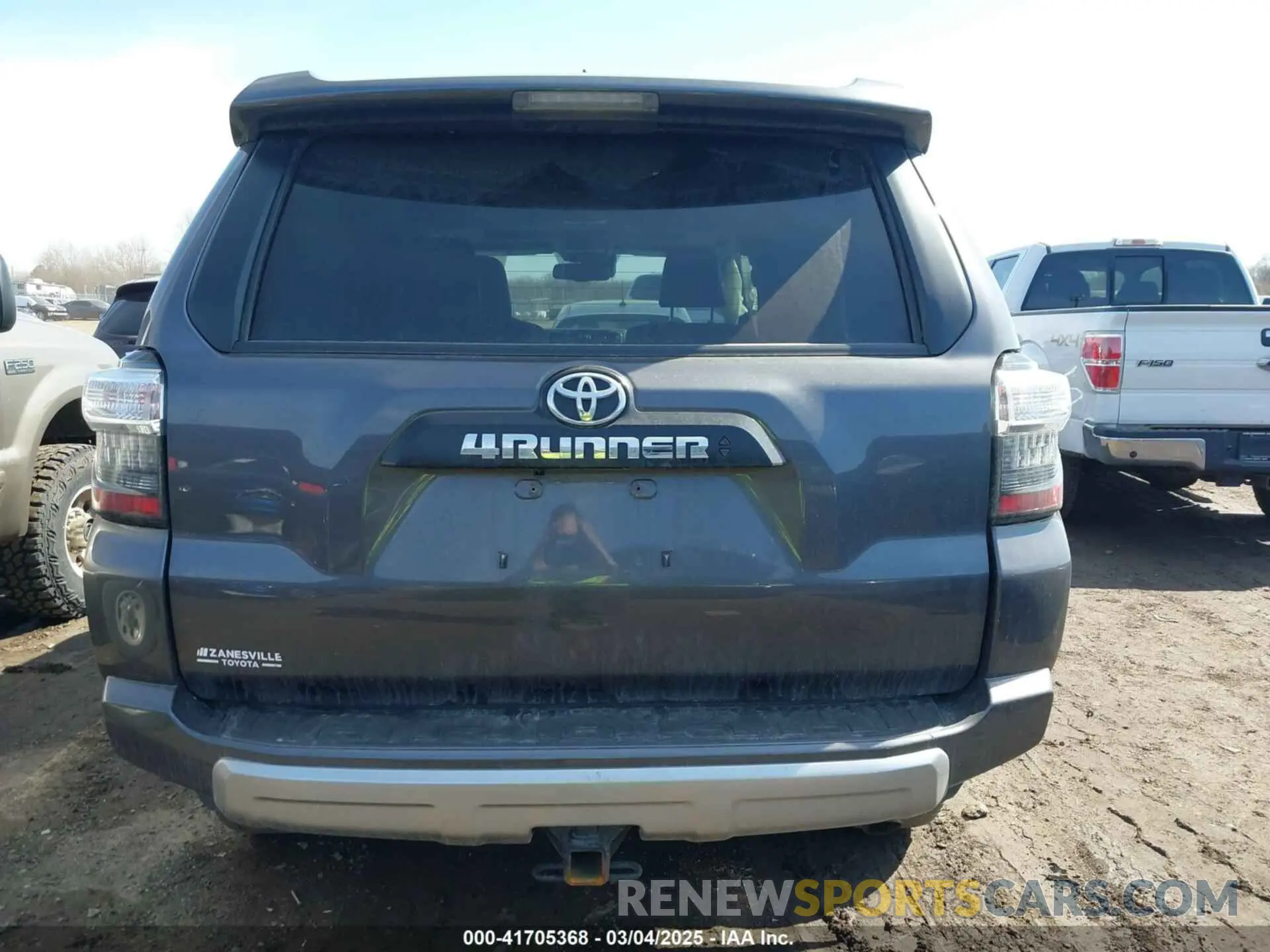 16 fotografías del automóvil dañado JTERU5JR2P6098568 TOYOTA 4RUNNER 2023