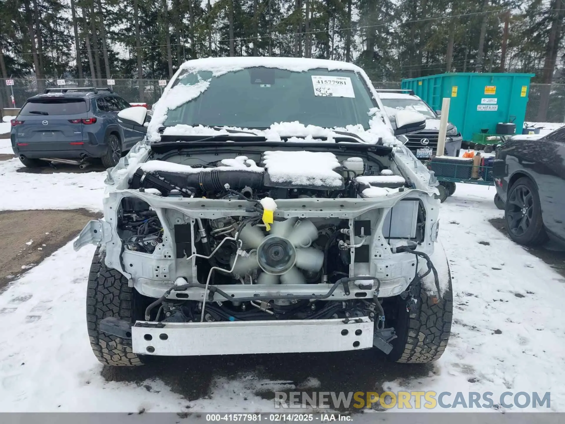 13 fotografías del automóvil dañado JTERU5JR2P6173804 TOYOTA 4RUNNER 2023