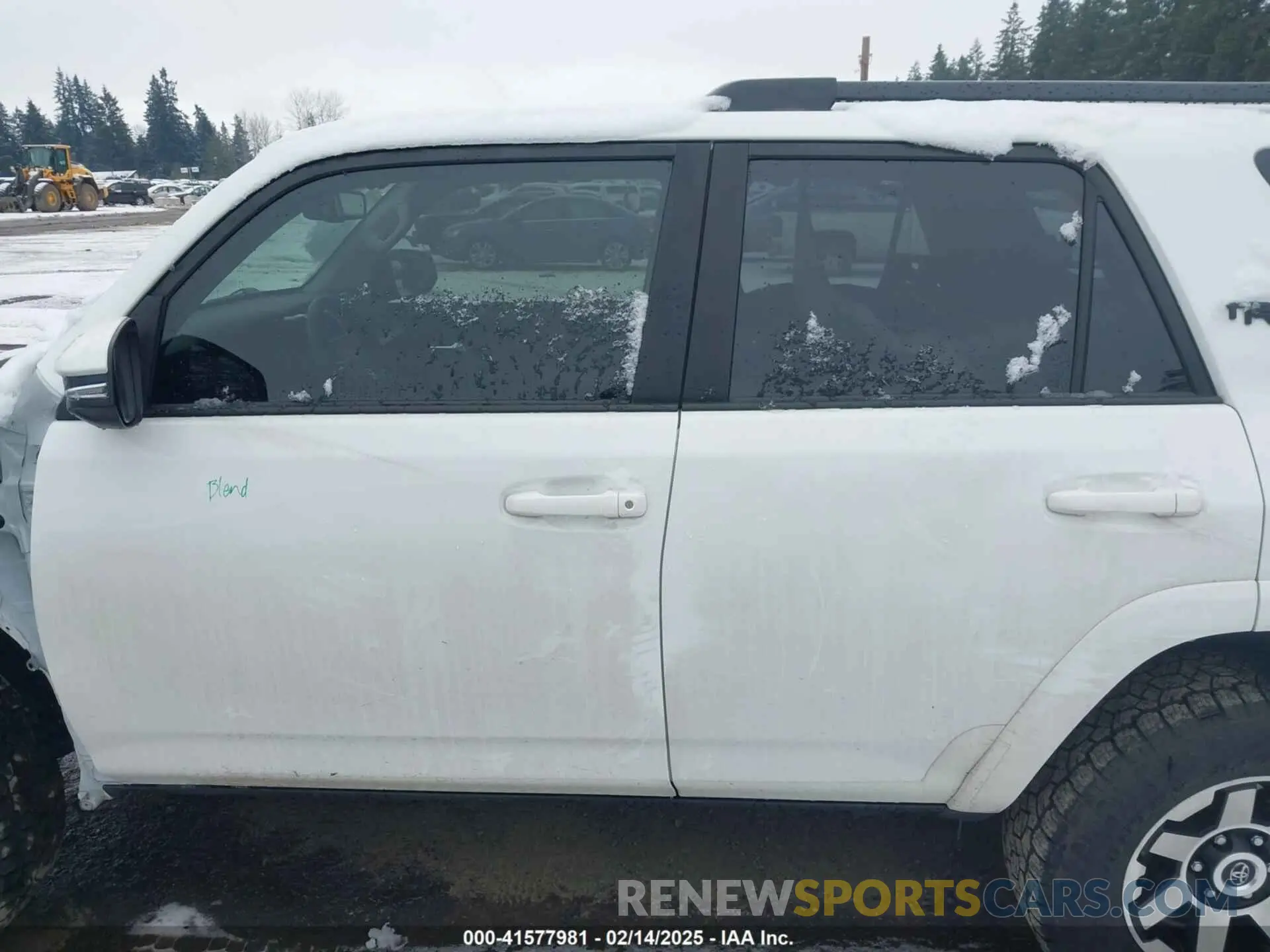 15 fotografías del automóvil dañado JTERU5JR2P6173804 TOYOTA 4RUNNER 2023