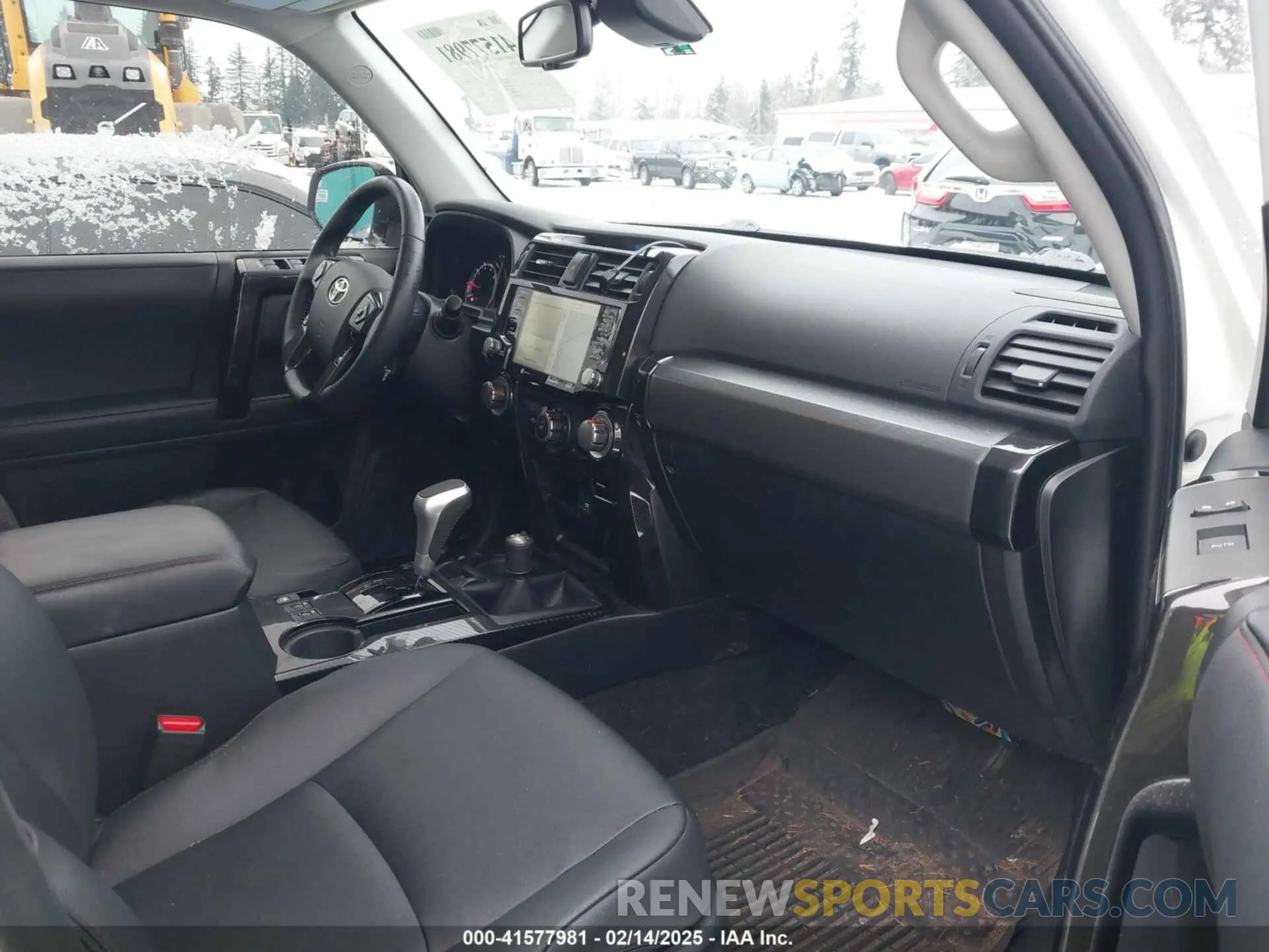 5 fotografías del automóvil dañado JTERU5JR2P6173804 TOYOTA 4RUNNER 2023