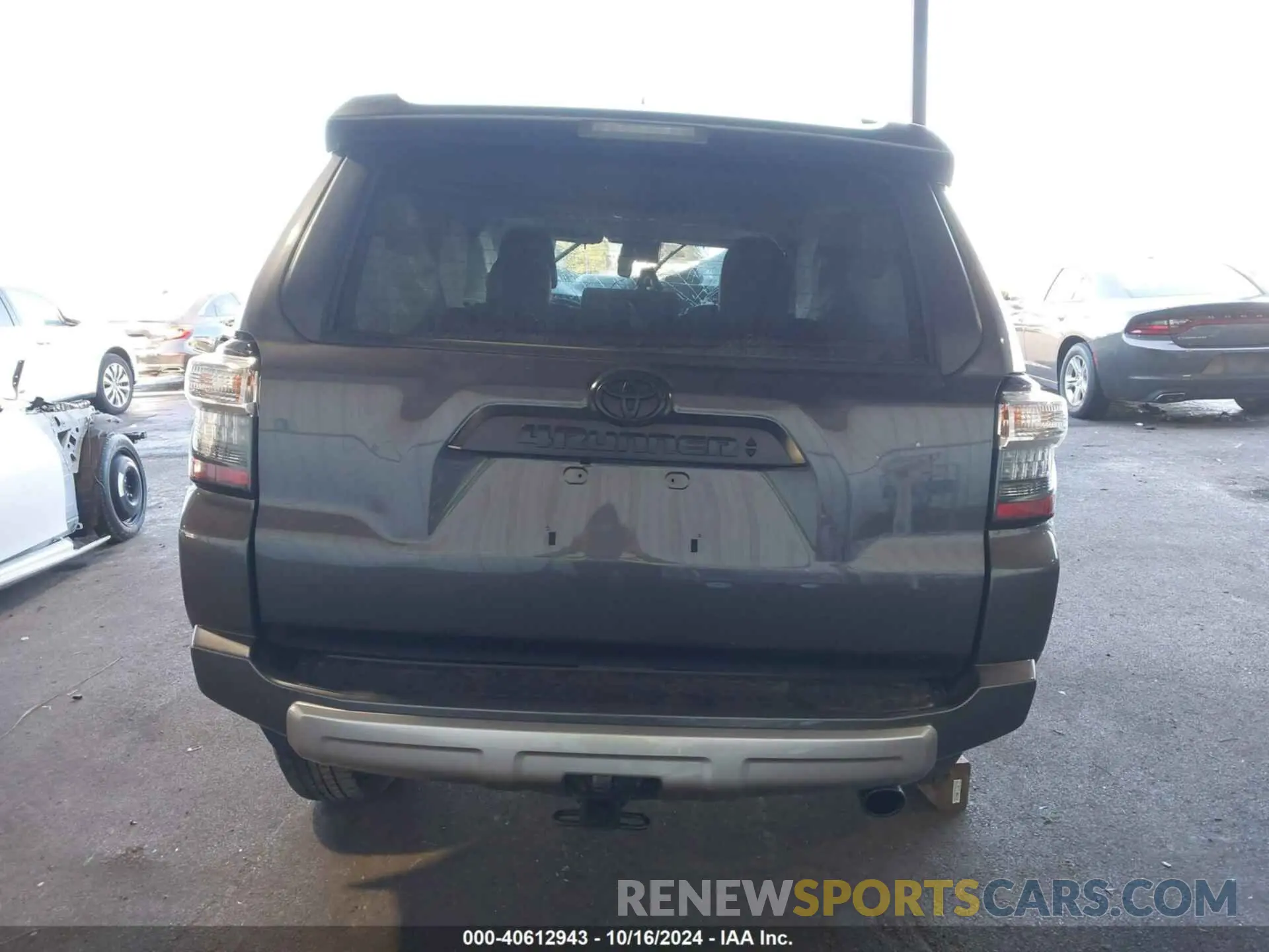 16 fotografías del automóvil dañado JTERU5JR3P6147843 TOYOTA 4RUNNER 2023