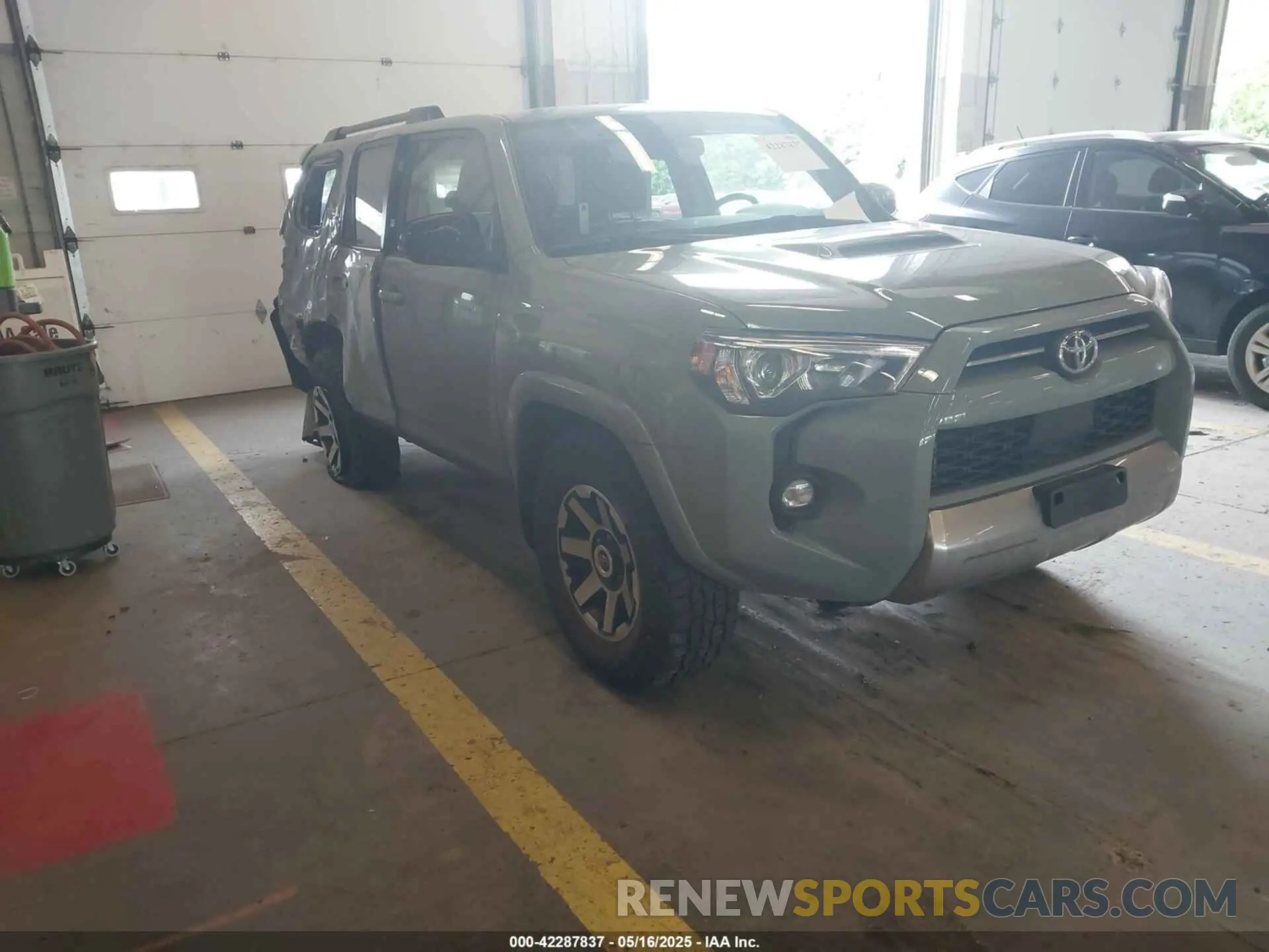 1 fotografías del automóvil dañado JTERU5JR5P6200817 TOYOTA 4RUNNER 2023