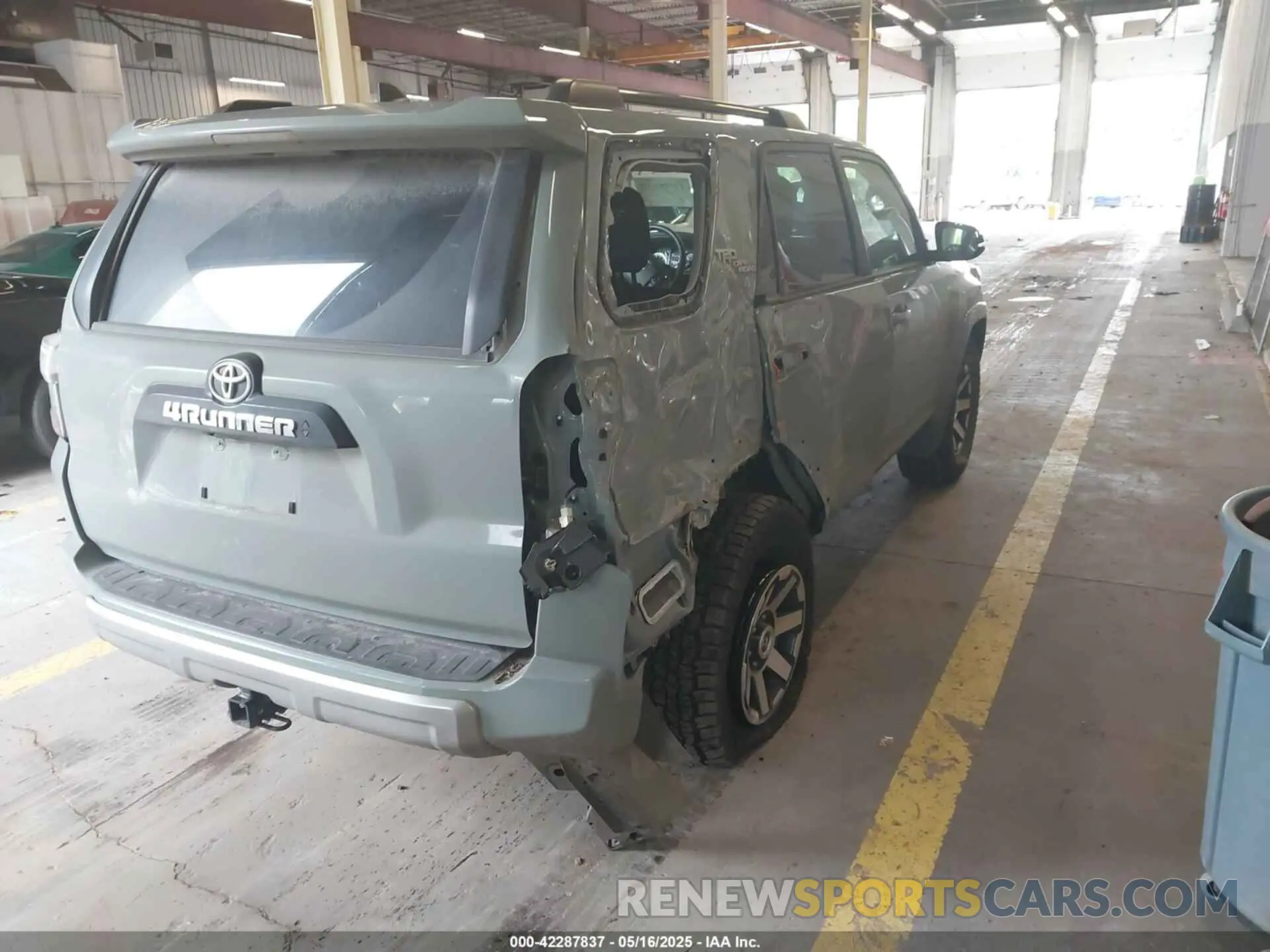 6 fotografías del automóvil dañado JTERU5JR5P6200817 TOYOTA 4RUNNER 2023