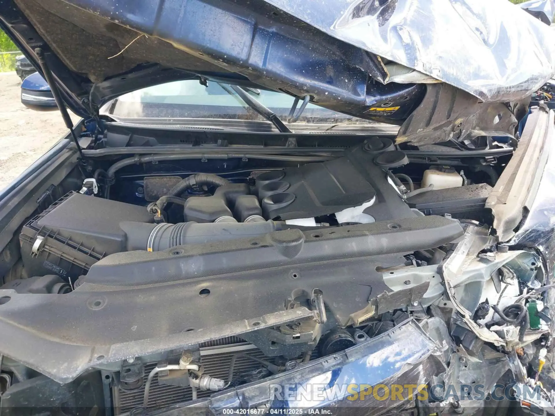 10 fotografías del automóvil dañado JTERU5JR7P6165312 TOYOTA 4RUNNER 2023