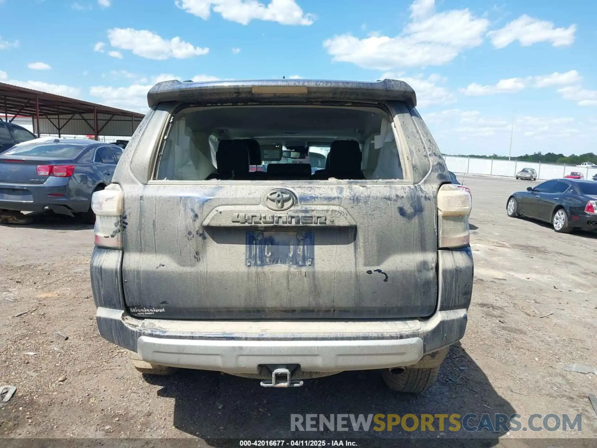 15 fotografías del automóvil dañado JTERU5JR7P6165312 TOYOTA 4RUNNER 2023