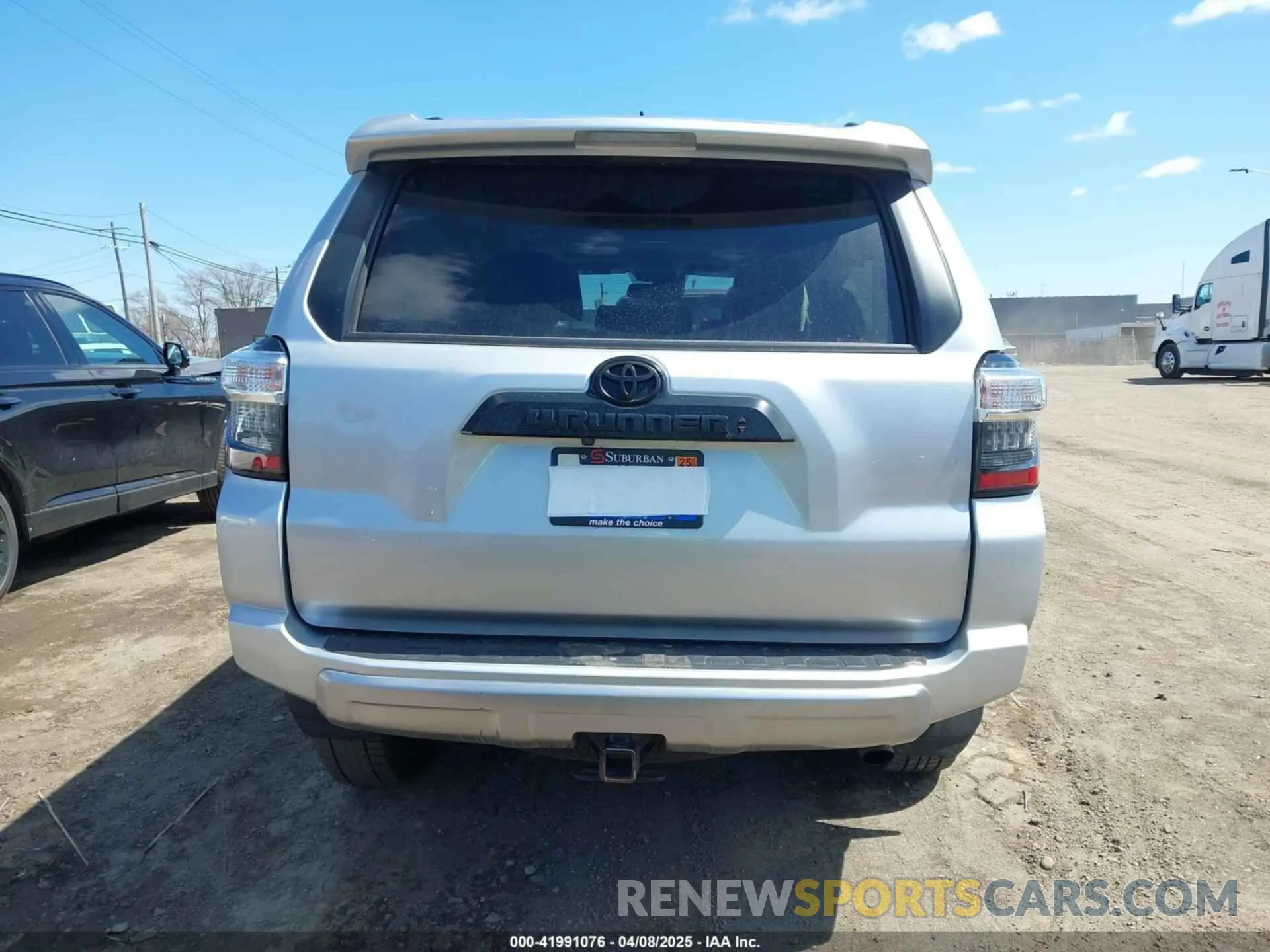 16 fotografías del automóvil dañado JTERU5JR8P6104230 TOYOTA 4RUNNER 2023