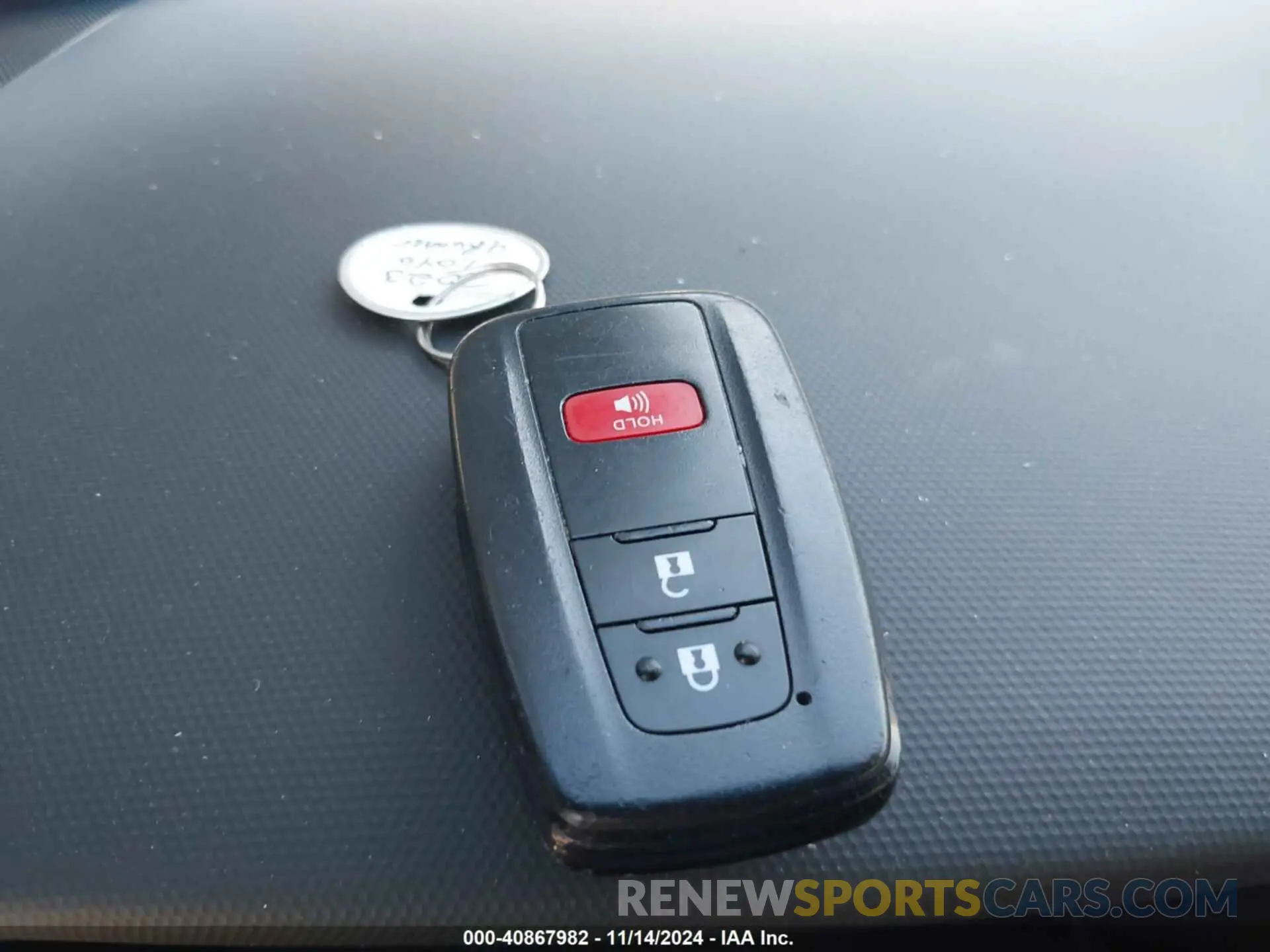 11 fotografías del automóvil dañado JTERU5JR8P6149586 TOYOTA 4RUNNER 2023