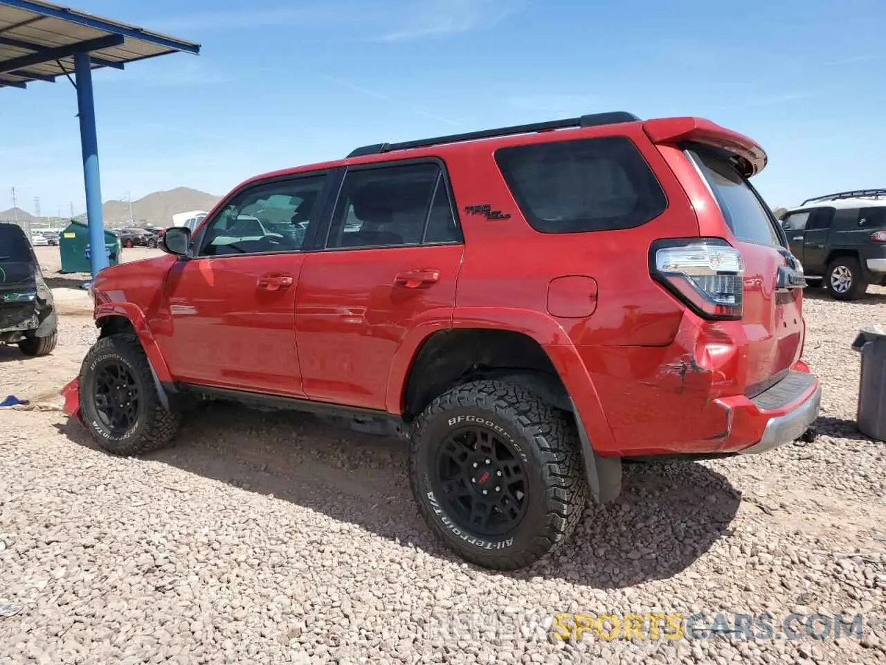 2 fotografías del automóvil dañado JTERU5JR8P6189795 TOYOTA 4RUNNER 2023