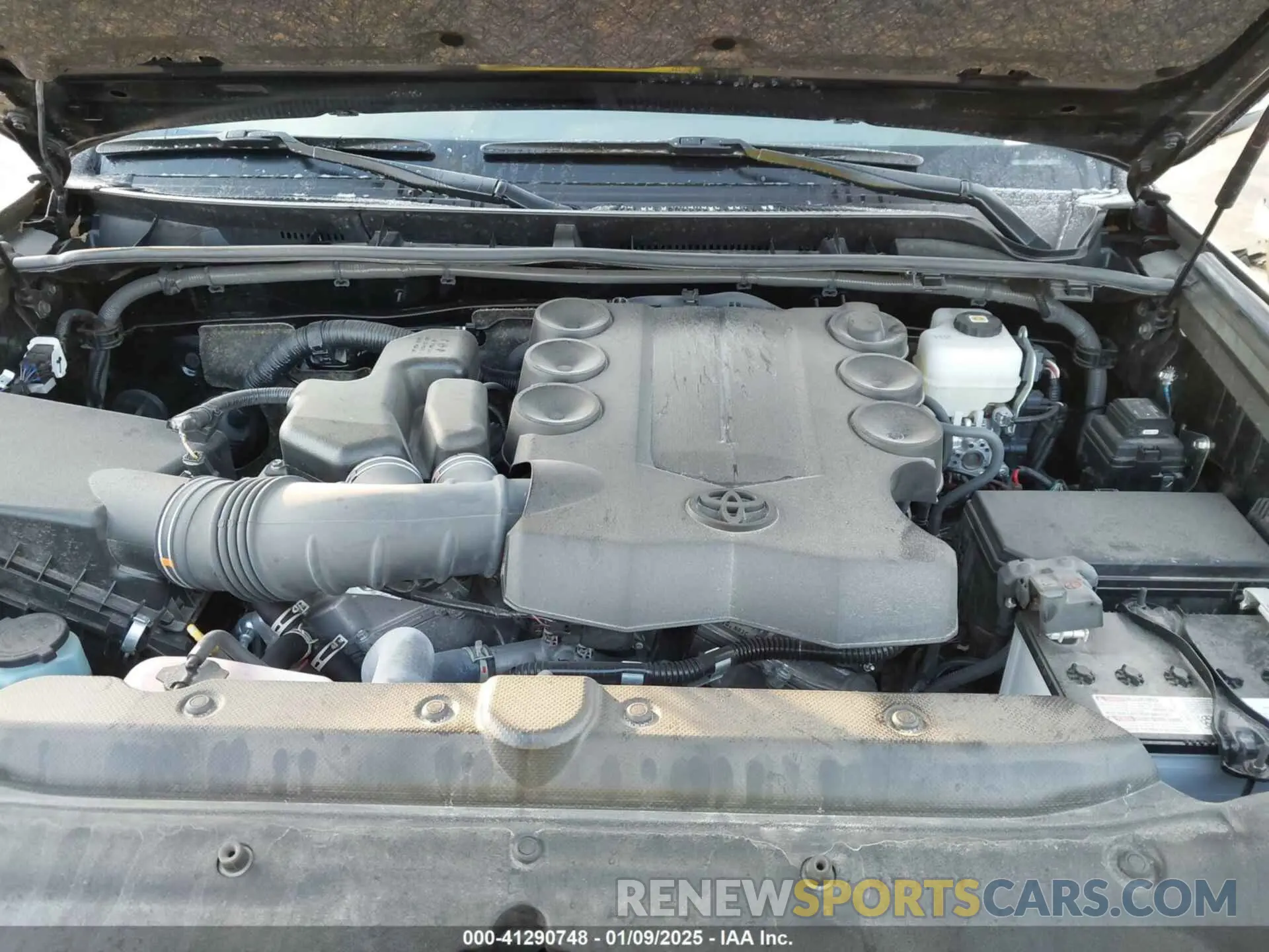 10 fotografías del automóvil dañado JTERU5JR8P6203503 TOYOTA 4RUNNER 2023