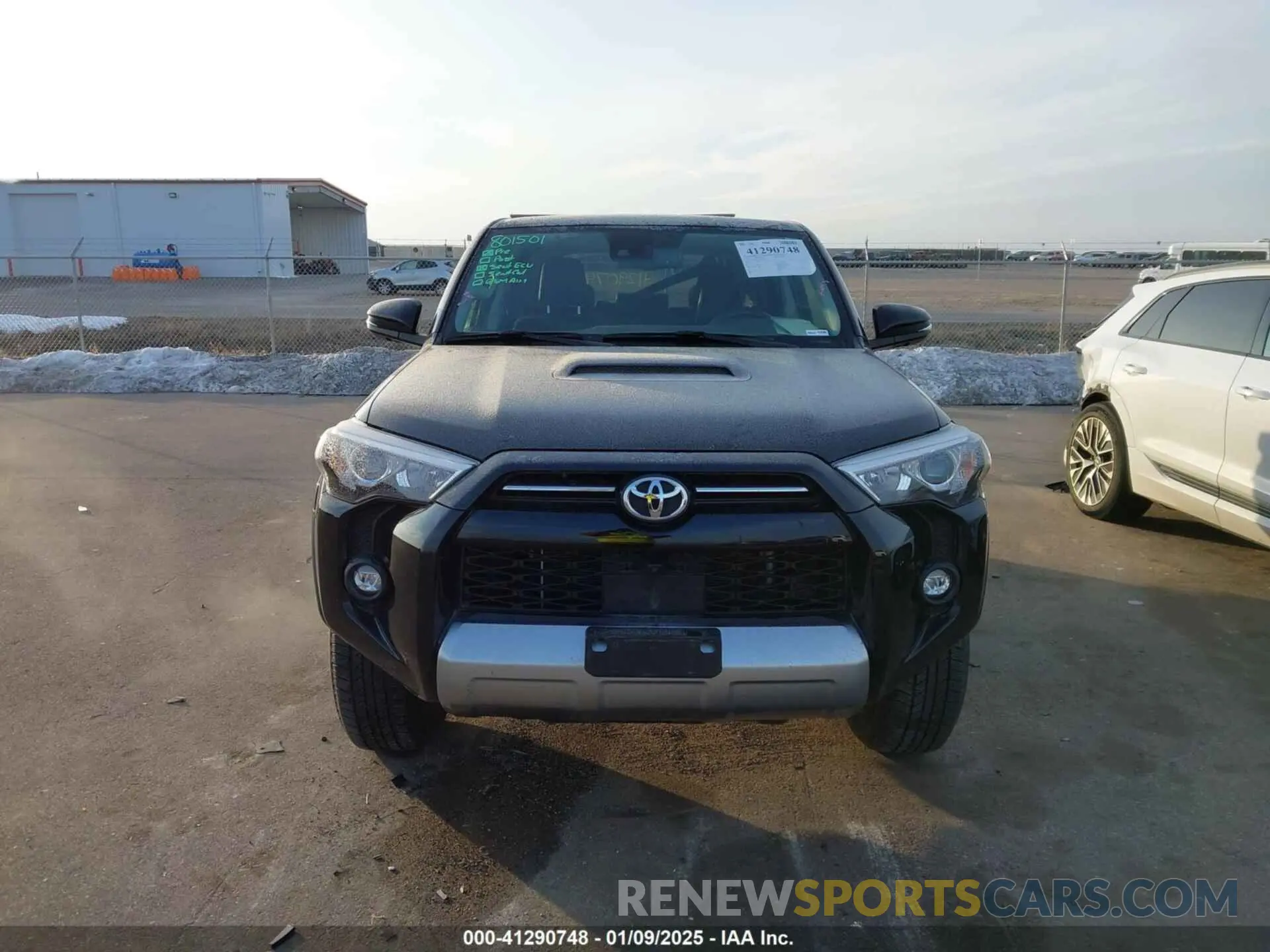 13 fotografías del automóvil dañado JTERU5JR8P6203503 TOYOTA 4RUNNER 2023