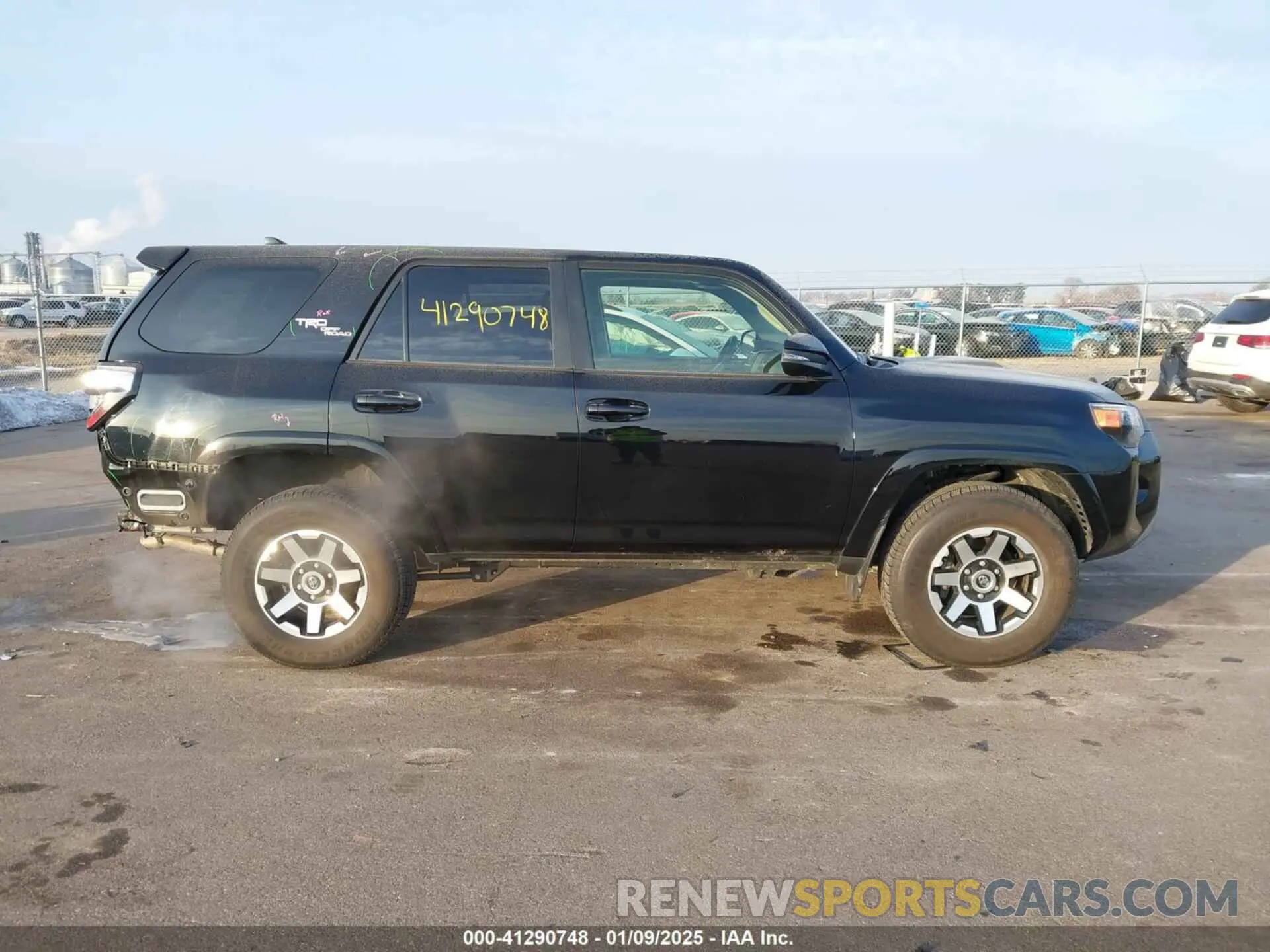14 fotografías del automóvil dañado JTERU5JR8P6203503 TOYOTA 4RUNNER 2023