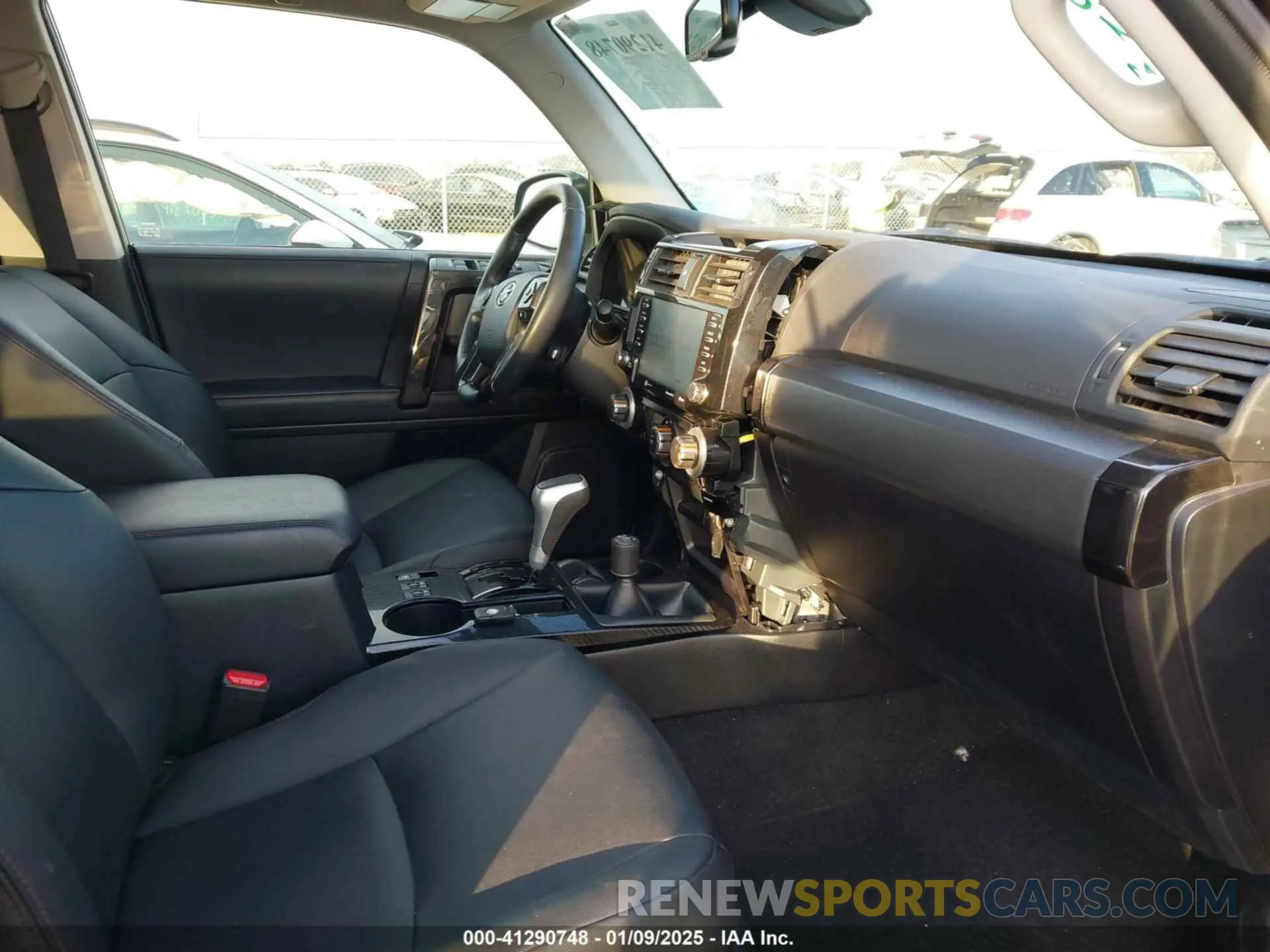 5 fotografías del automóvil dañado JTERU5JR8P6203503 TOYOTA 4RUNNER 2023