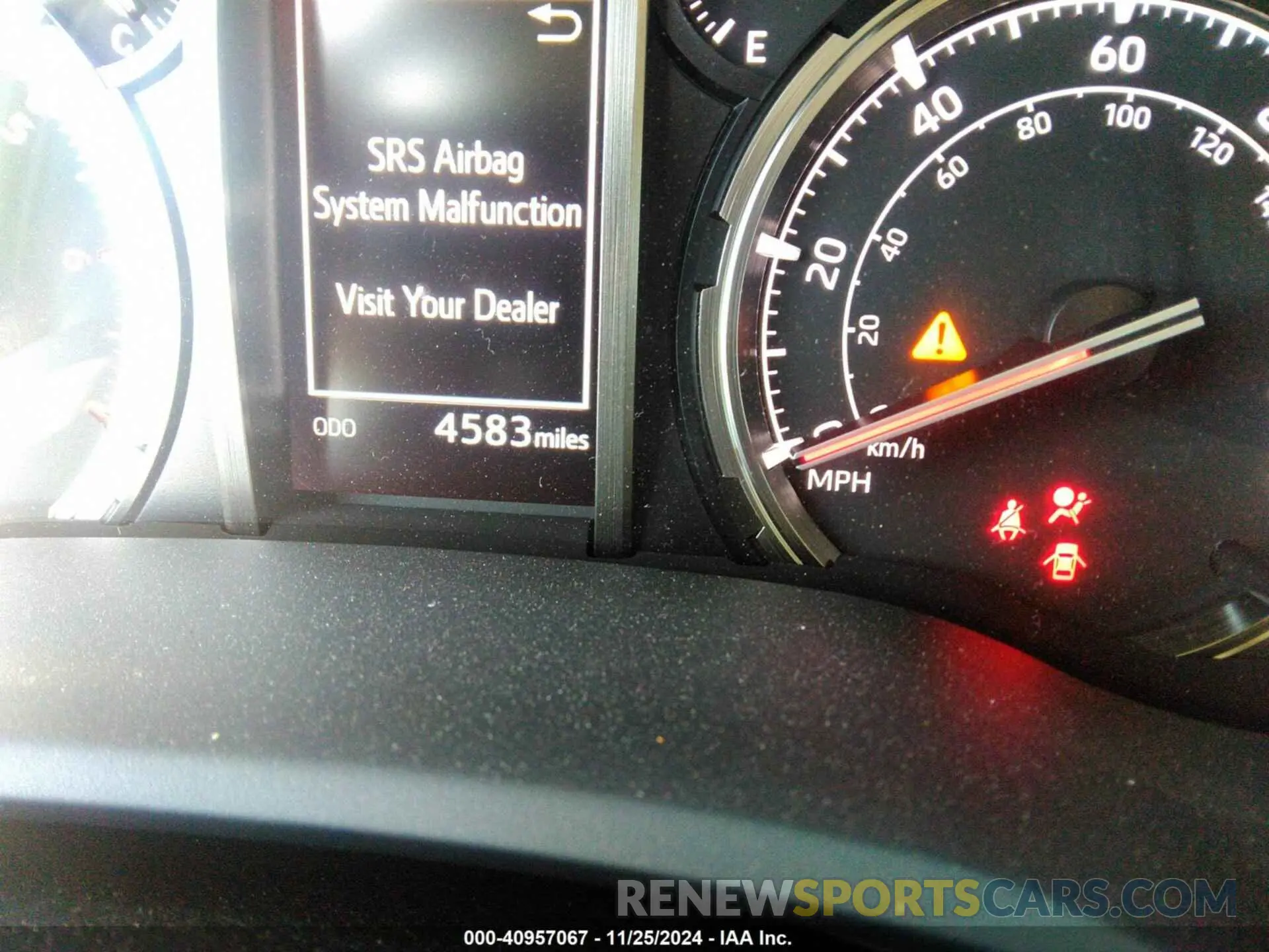 15 fotografías del automóvil dañado JTEAU5JR7R5310421 TOYOTA 4RUNNER 2024