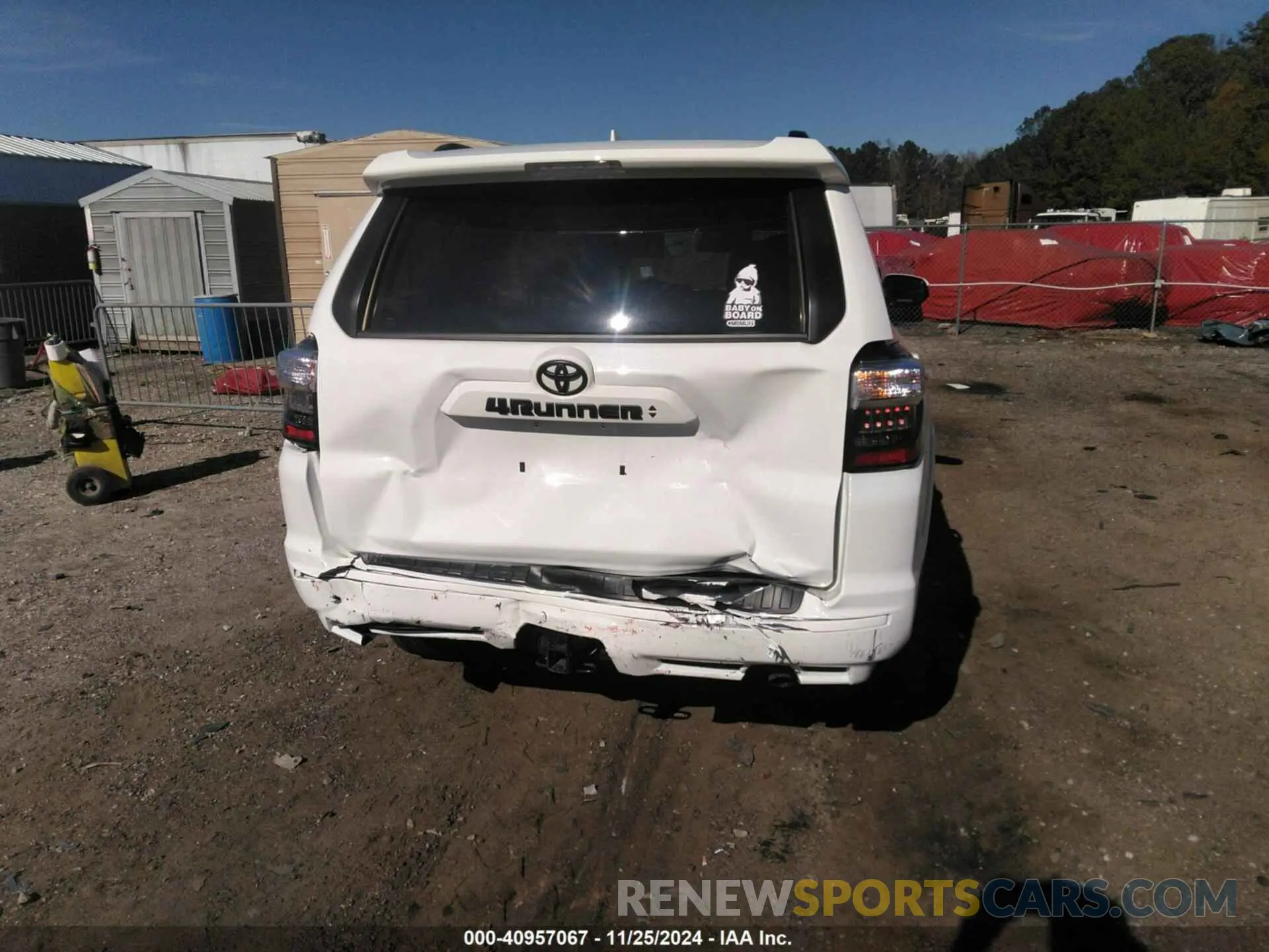 16 fotografías del automóvil dañado JTEAU5JR7R5310421 TOYOTA 4RUNNER 2024