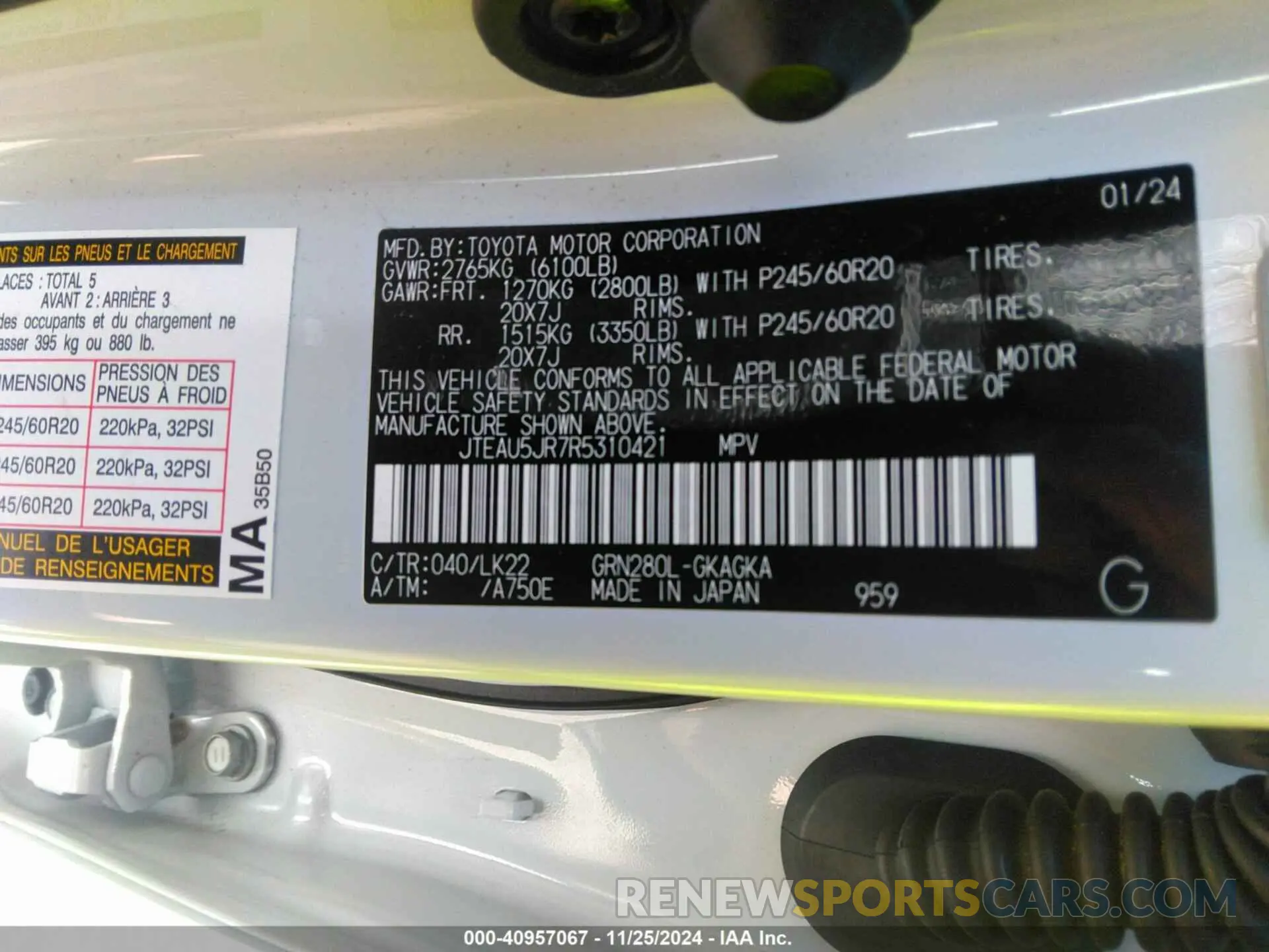 9 fotografías del automóvil dañado JTEAU5JR7R5310421 TOYOTA 4RUNNER 2024