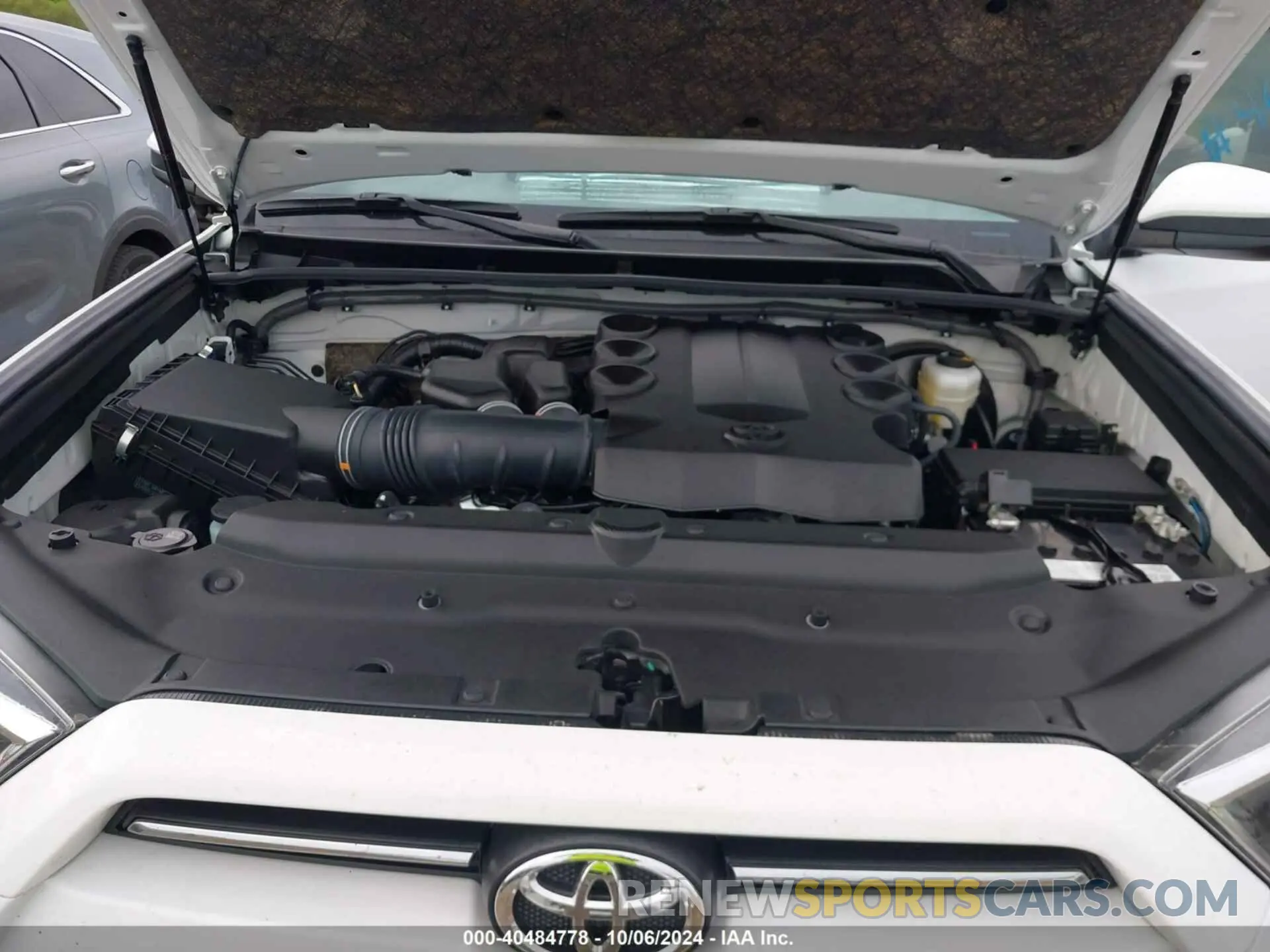 10 fotografías del automóvil dañado JTEEU5JR0R5306731 TOYOTA 4RUNNER 2024