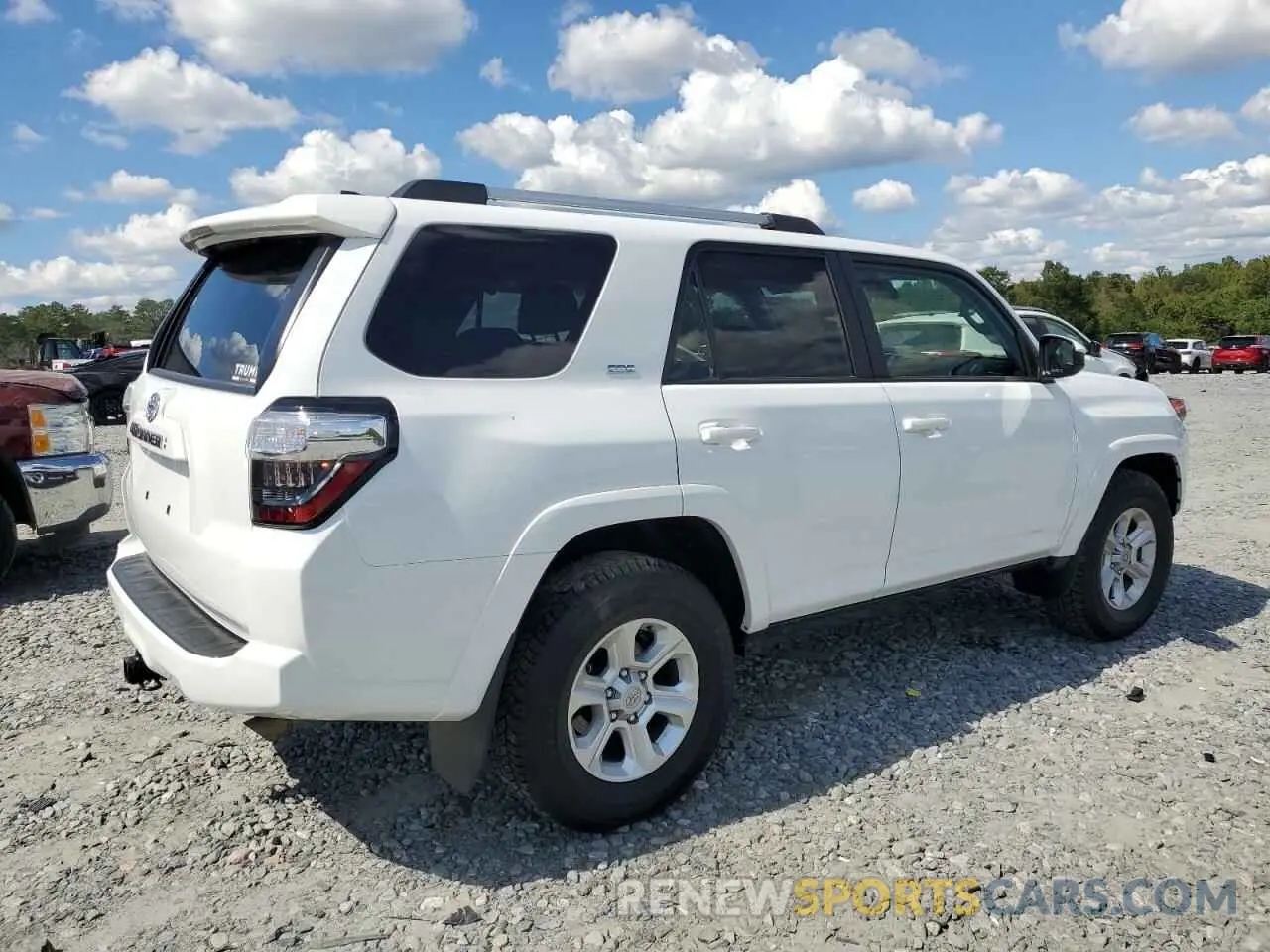 3 fotografías del automóvil dañado JTEEU5JR0R5313176 TOYOTA 4RUNNER 2024