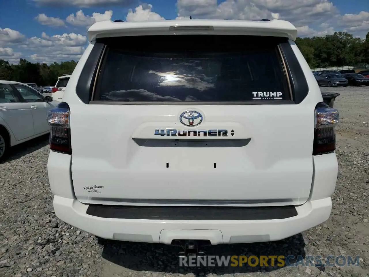 6 fotografías del automóvil dañado JTEEU5JR0R5313176 TOYOTA 4RUNNER 2024