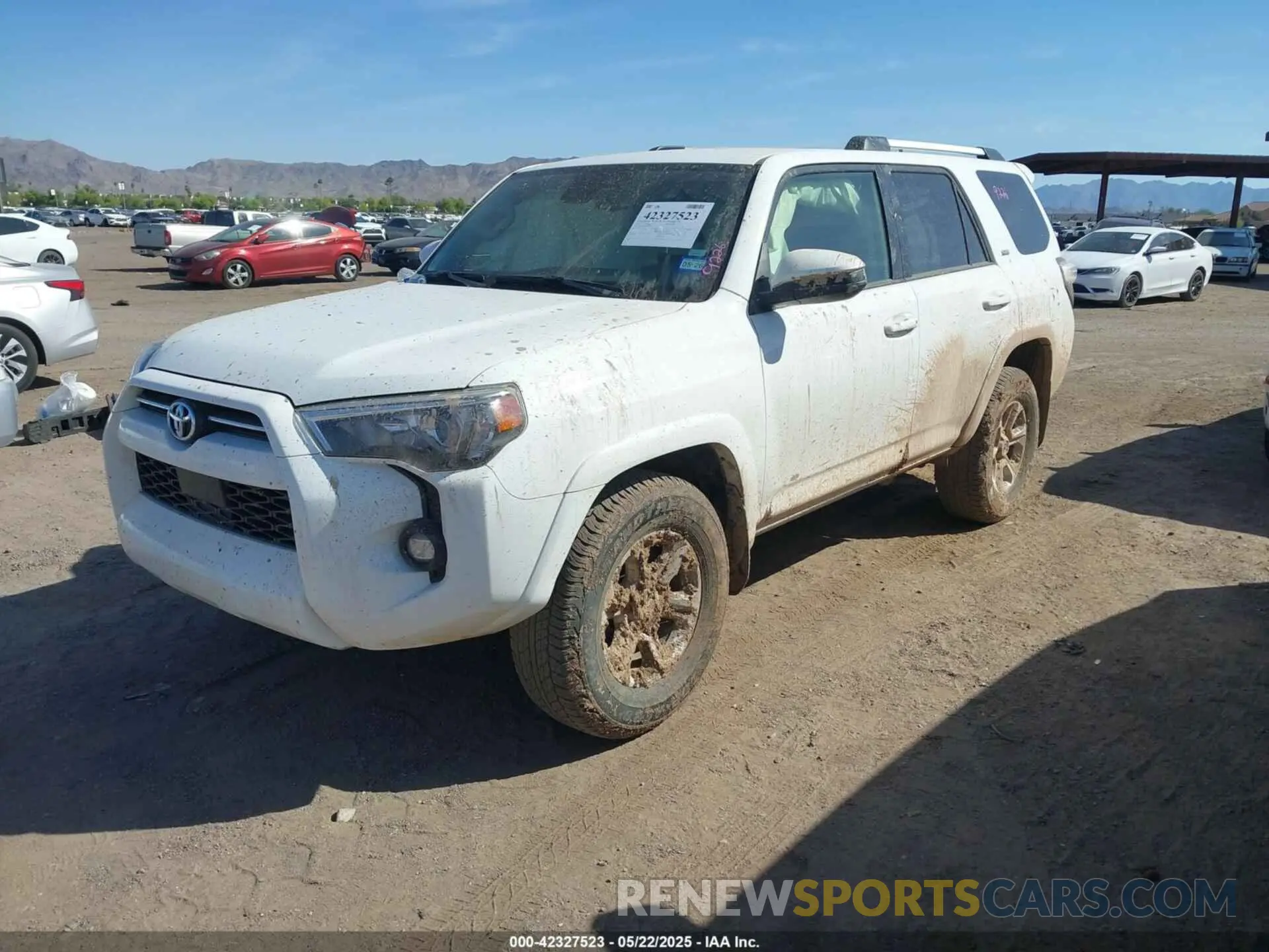 2 fotografías del automóvil dañado JTEEU5JR0R5313971 TOYOTA 4RUNNER 2024